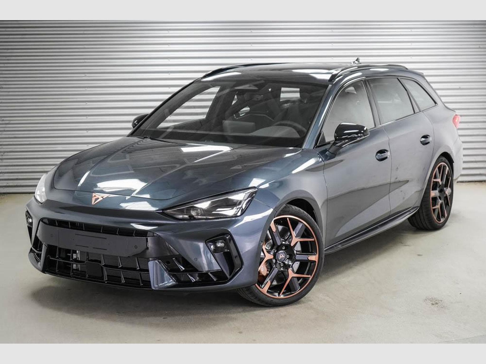 Cupra Leon ST 2,0 TSI (2026) - Photo 1