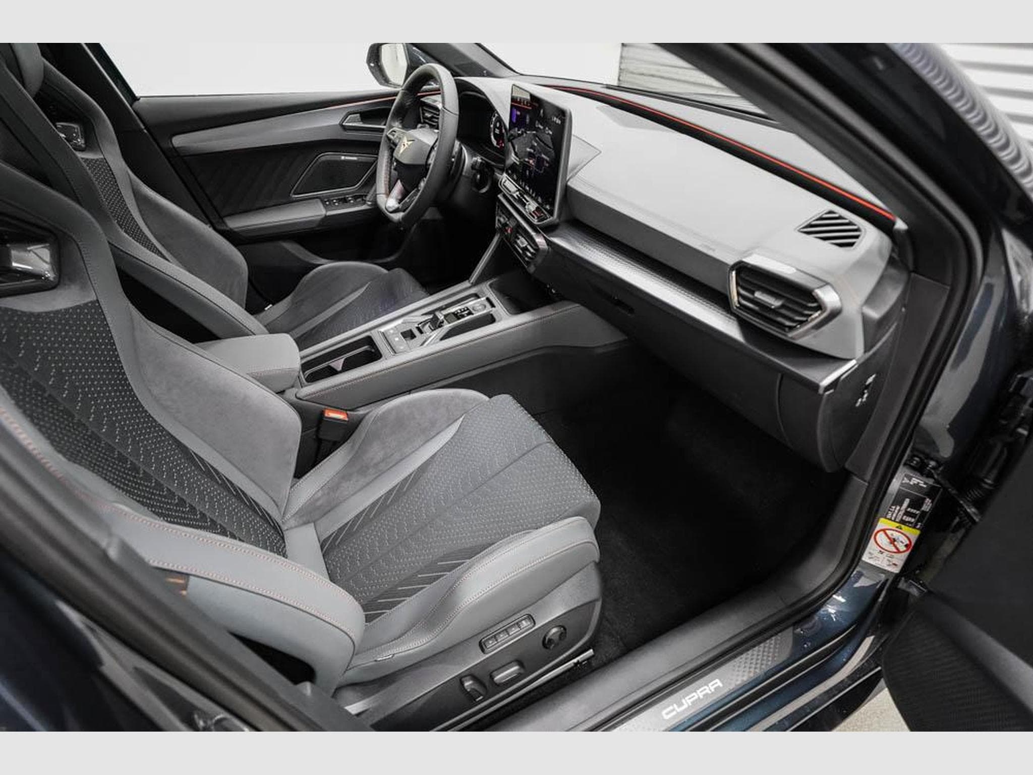Cupra Leon ST 2,0 TSI (2026) - Photo 21