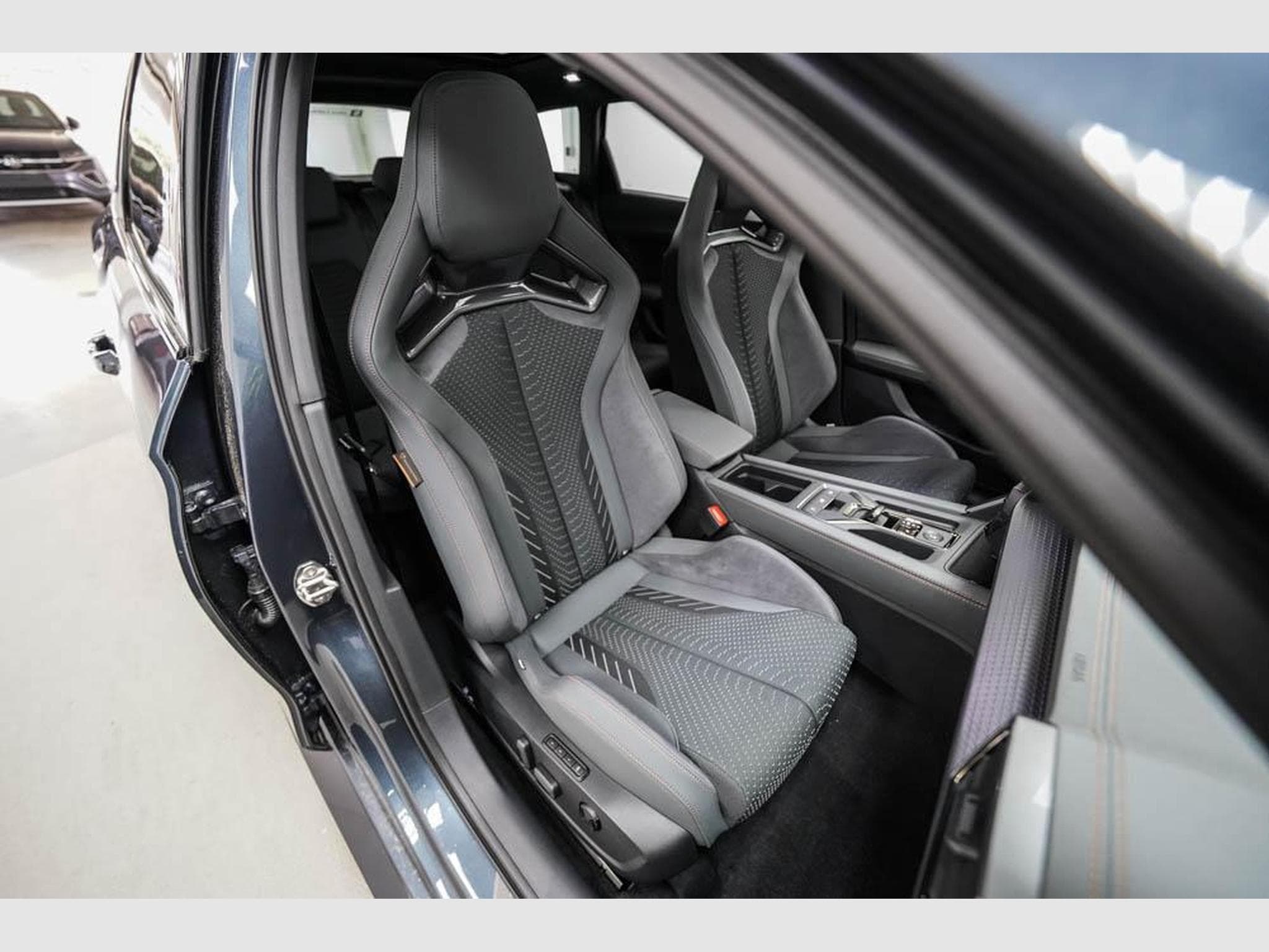 Cupra Leon ST 2,0 TSI (2026) - Photo 22
