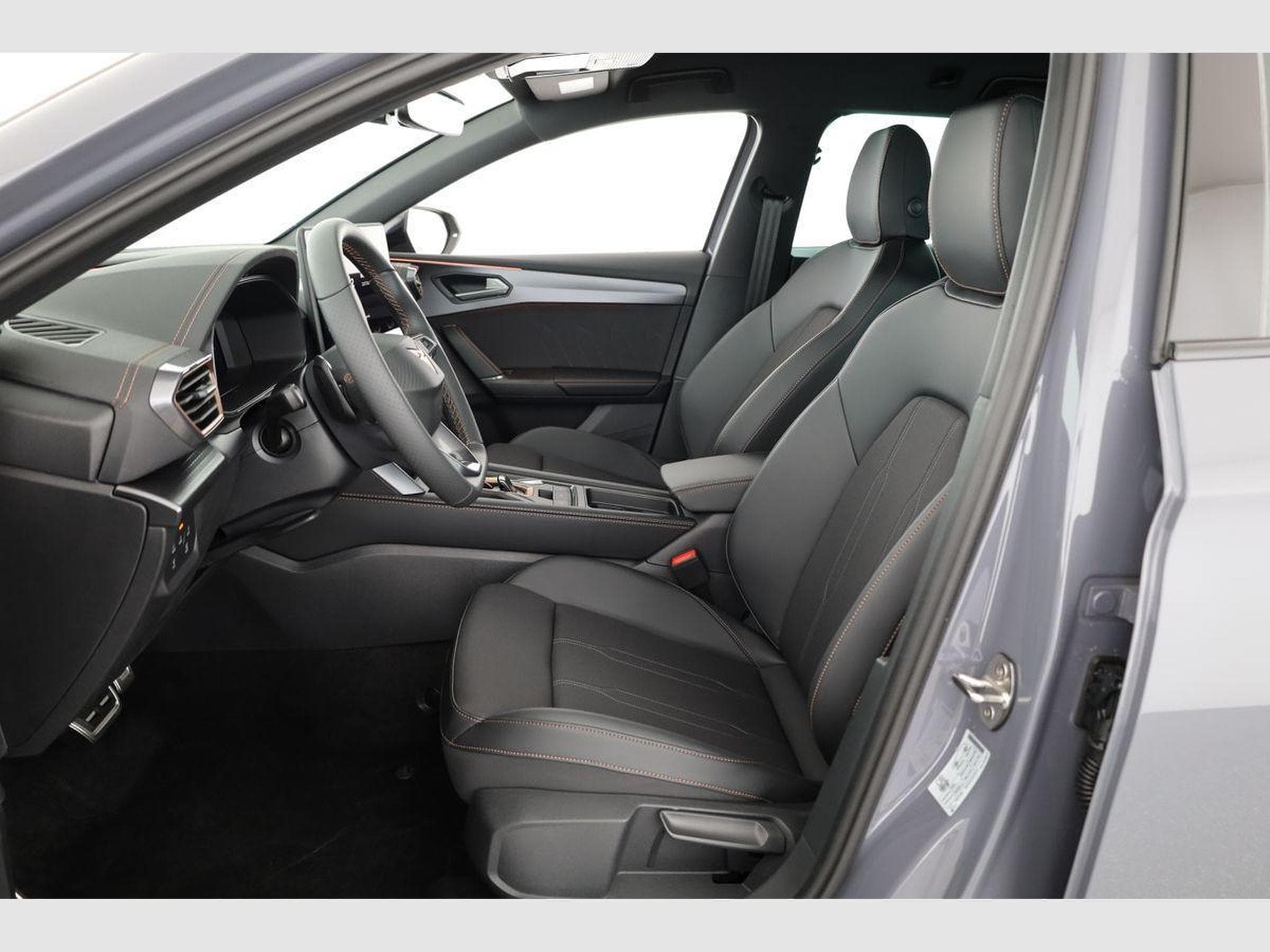 Cupra Leon 2.0 TSI 150 kW 4Drive (2026) - Foto 9