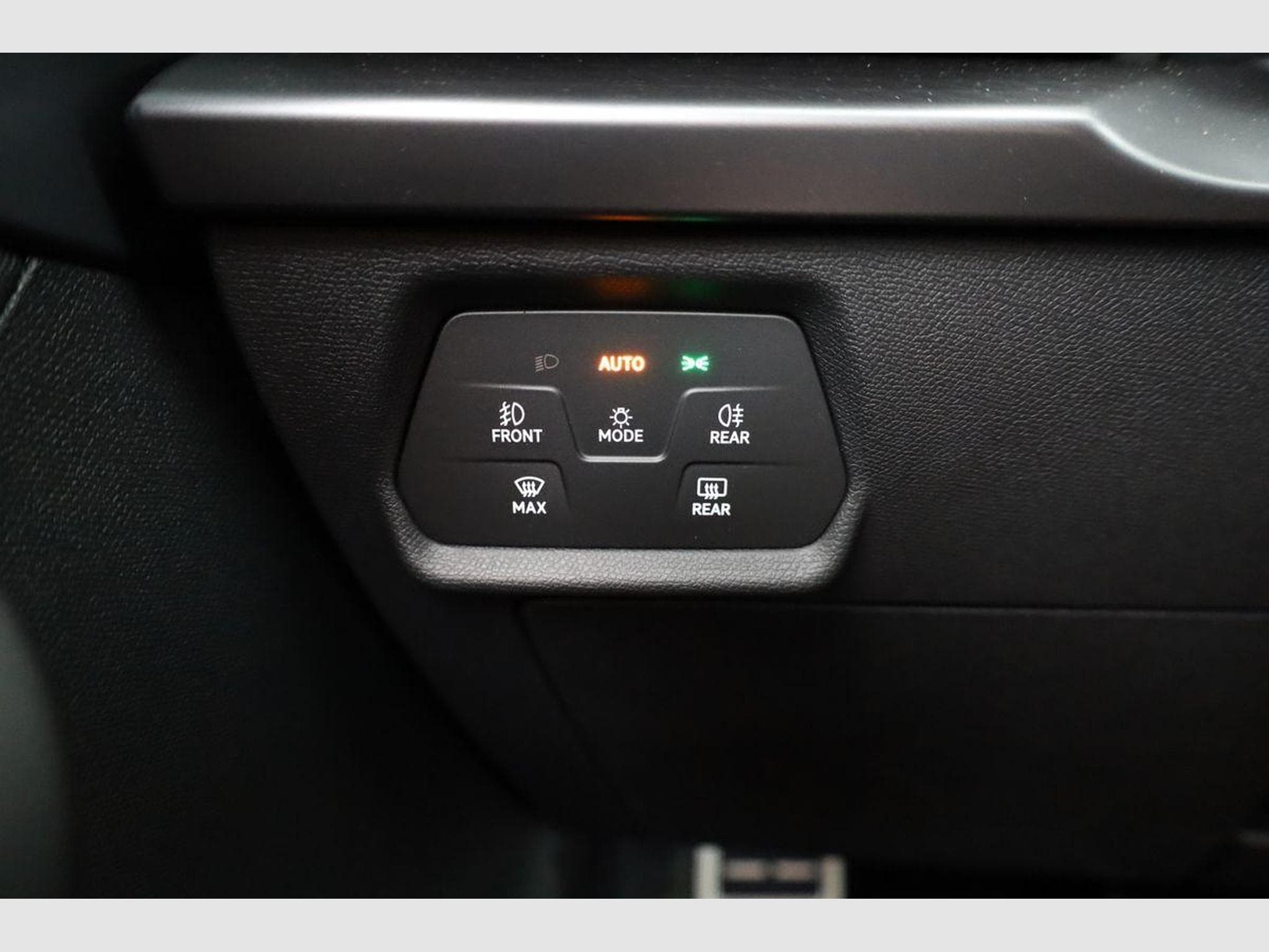 Cupra Leon 2.0 TSI 150 kW 4Drive (2026) - Photo 8