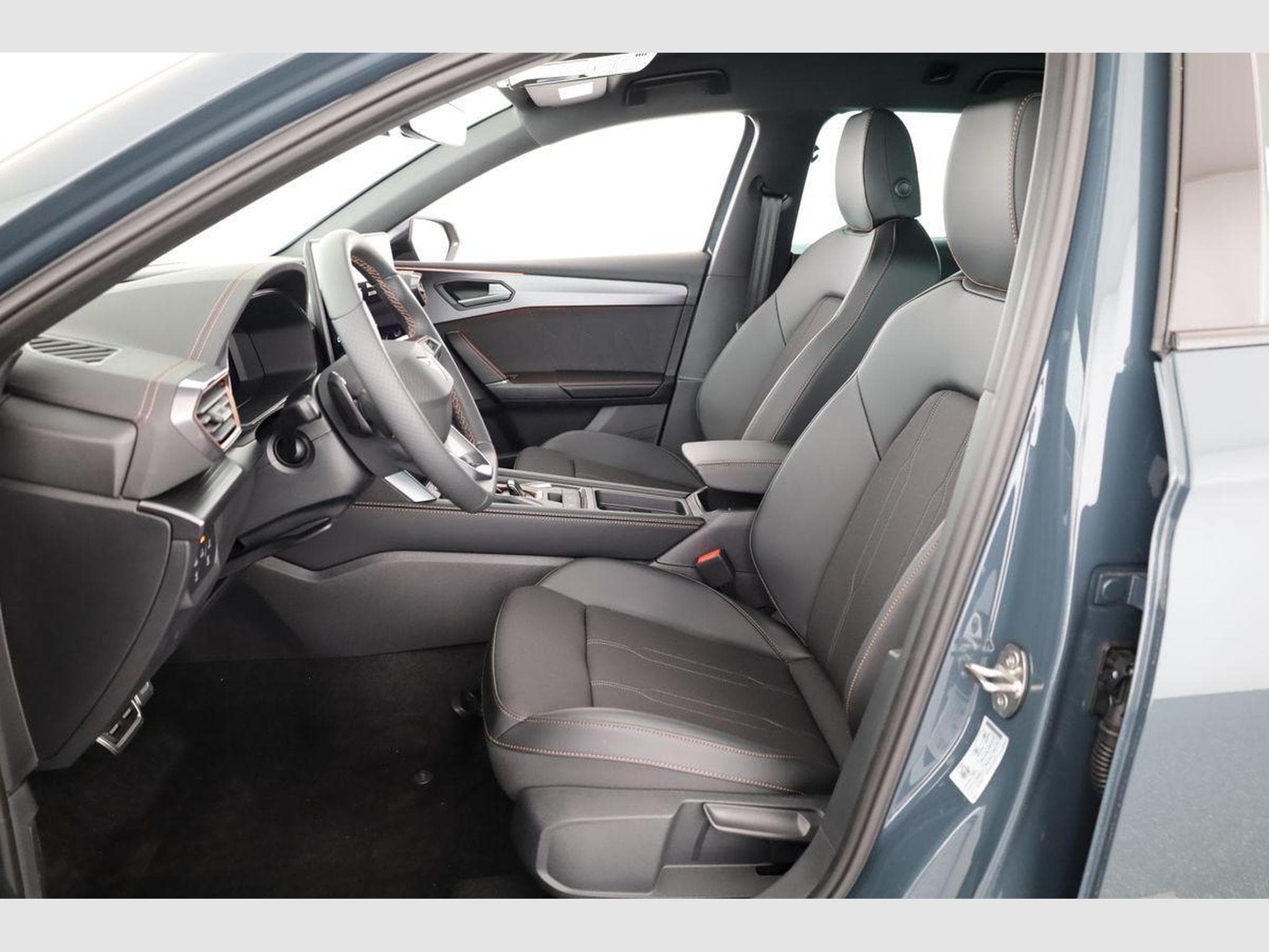 Cupra Leon 2.0 TSI 150 kW 4Drive (2026) - Photo 9