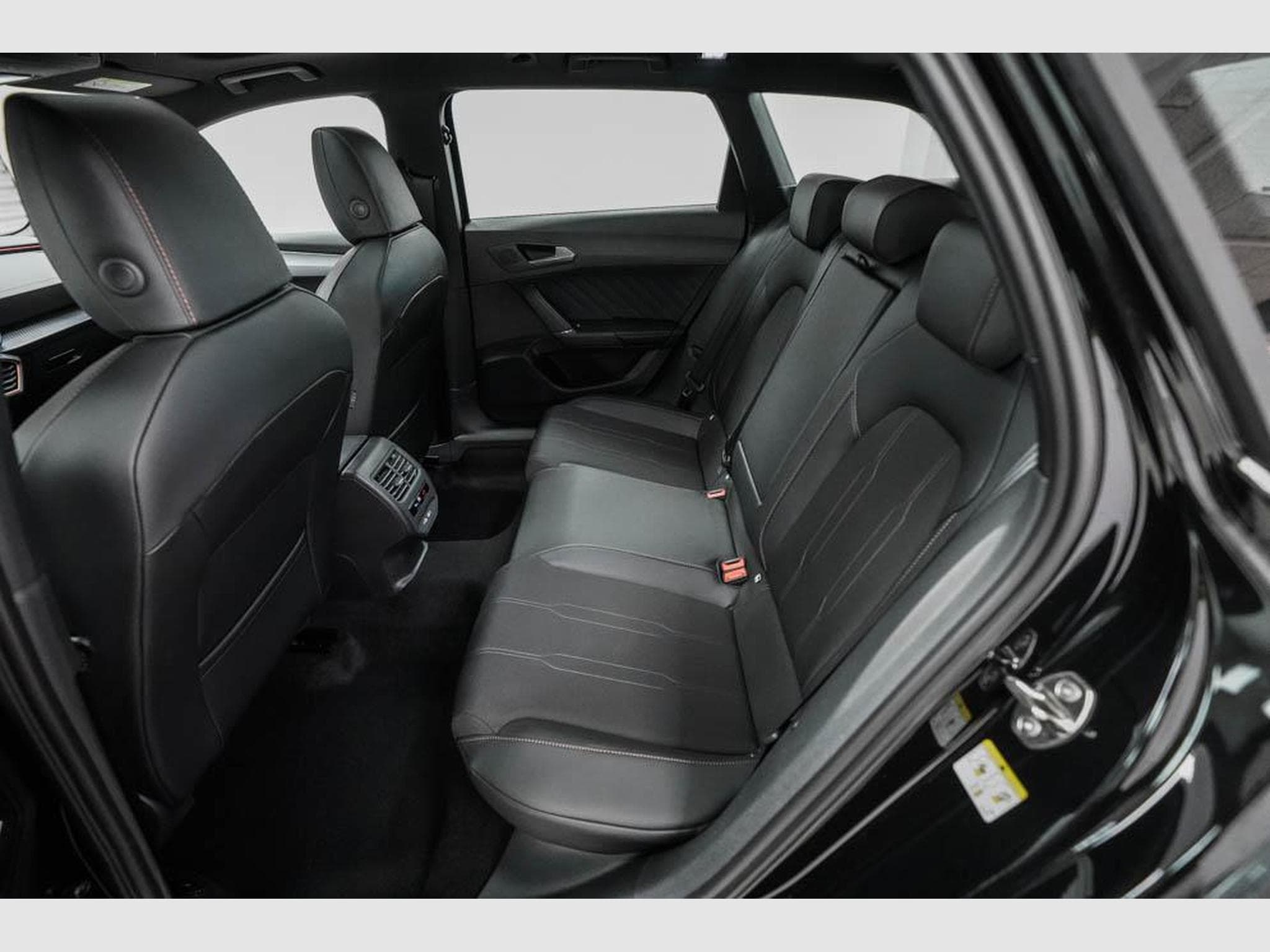 Cupra Leon ST 1,5 eTSI (2026) - Foto 16