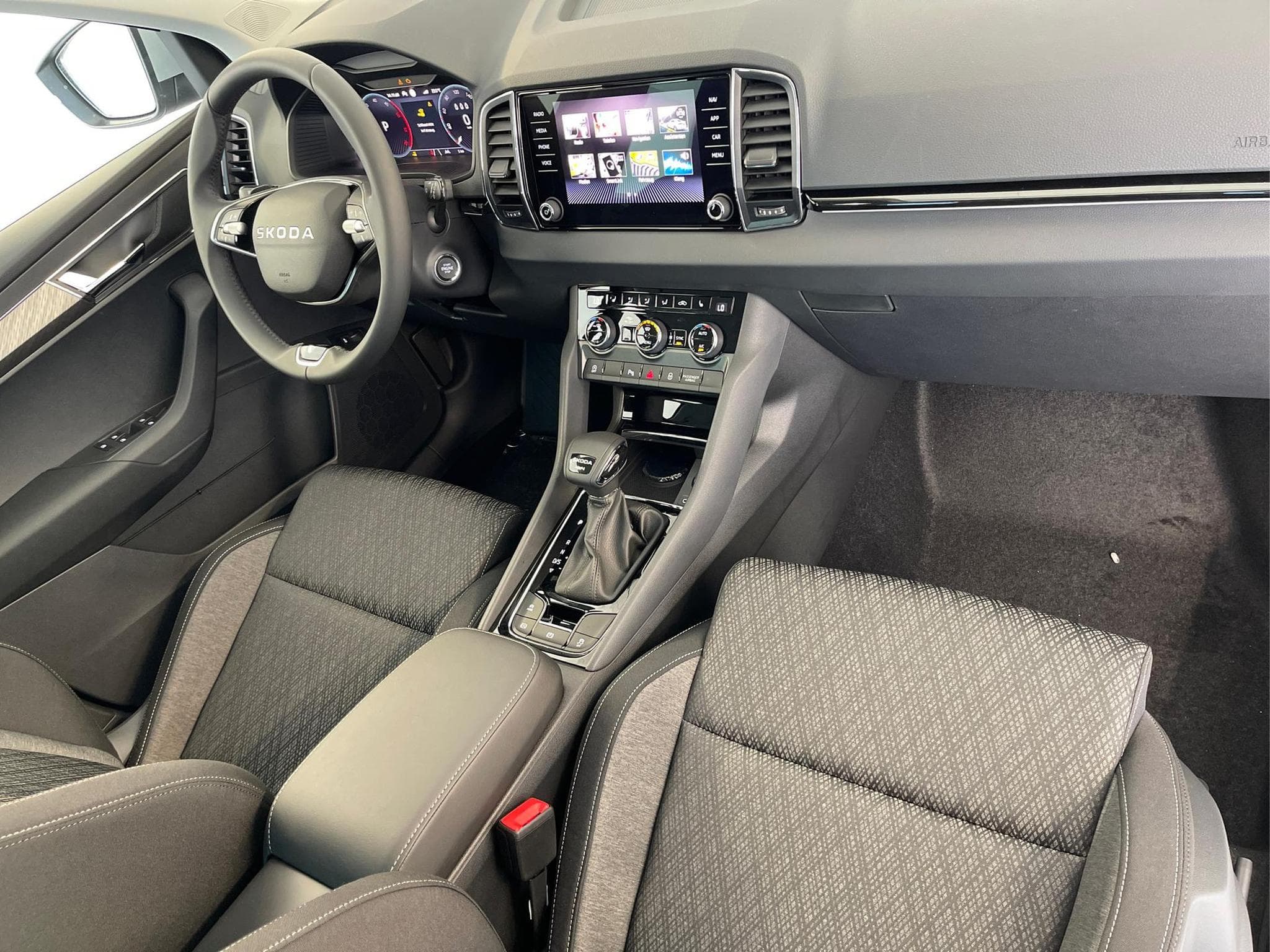 Skoda Karoq Selection (2026) - Foto 12