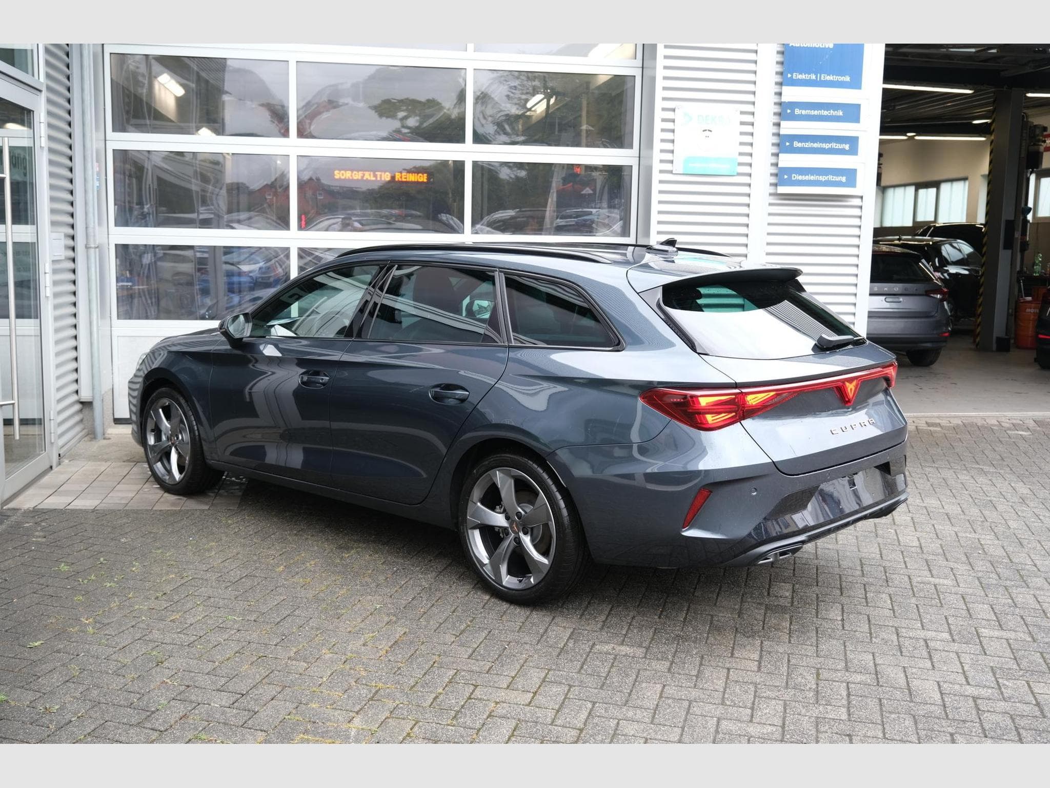 Cupra Leon SP 2.0 TSI (2026) - Photo 16