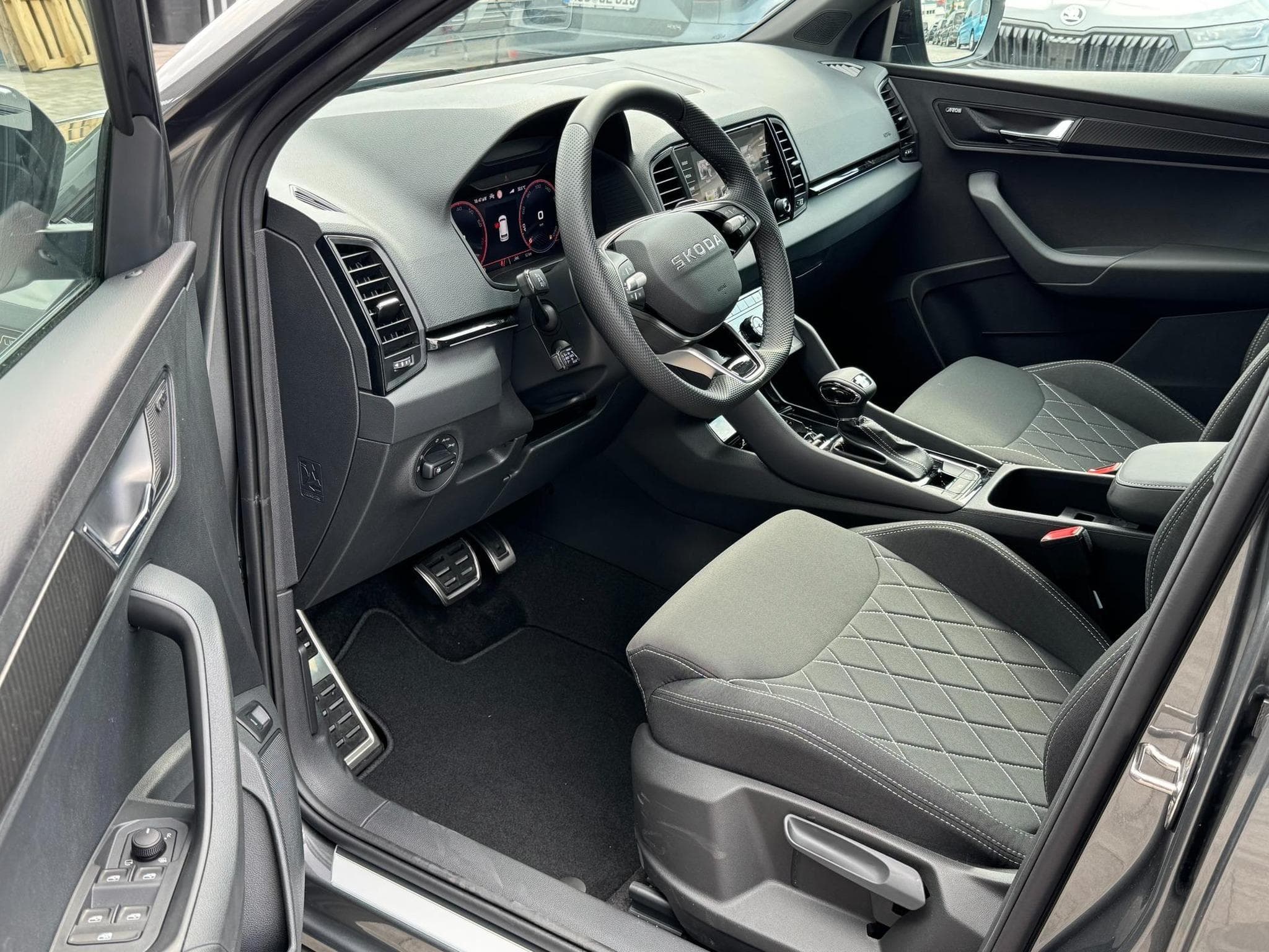 Skoda Karoq Sportline (2026) - Foto 10