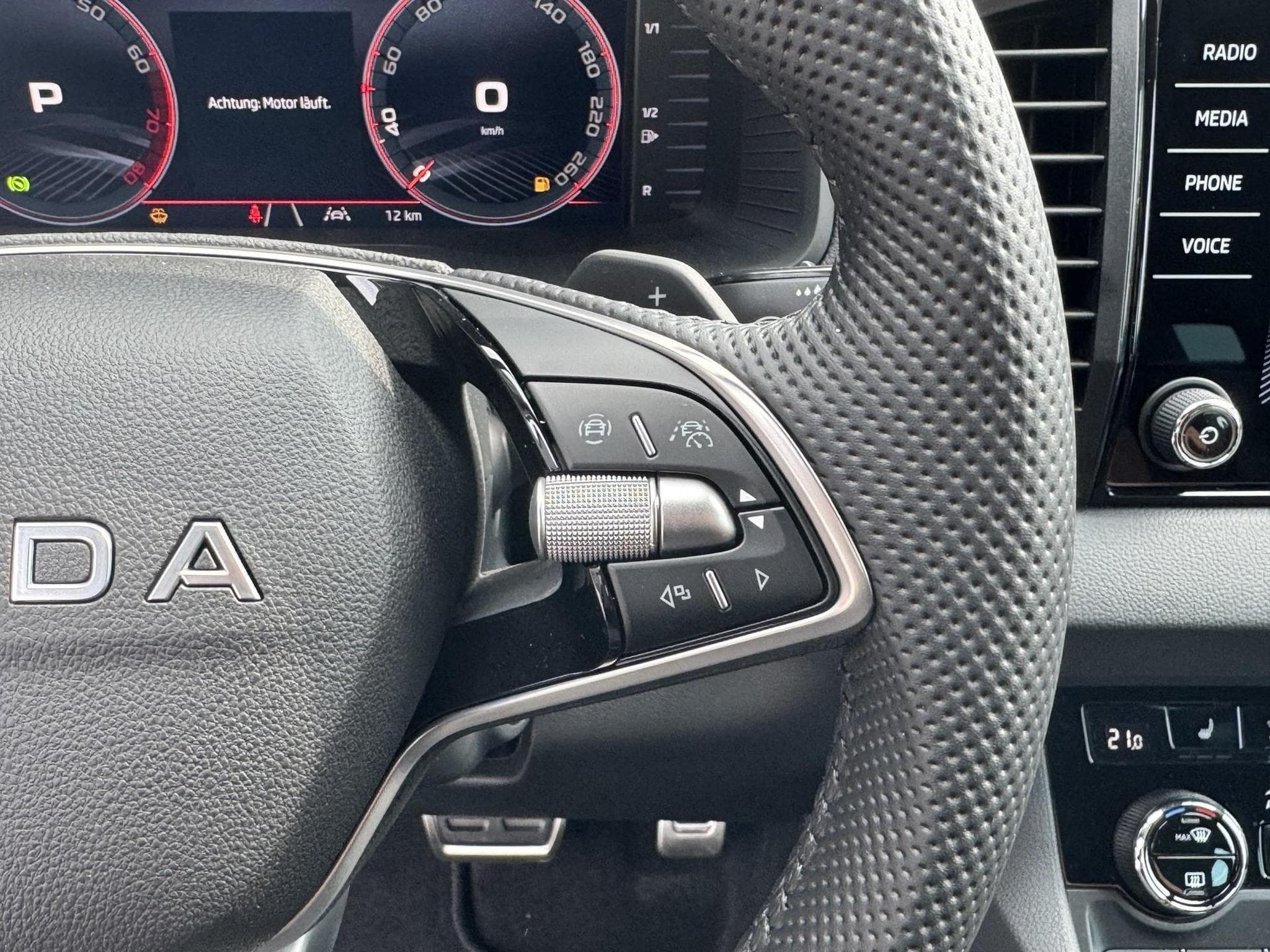 Skoda Karoq Sportline (2026) - Foto 13