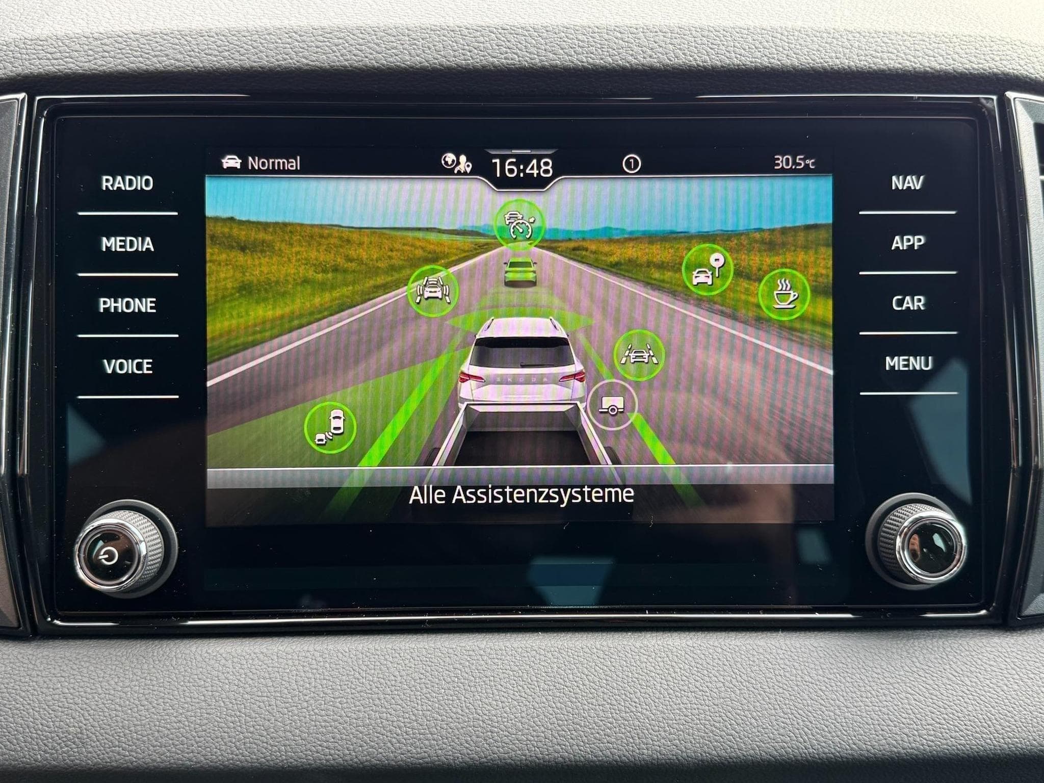 Skoda Karoq Sportline (2026) - Foto 17
