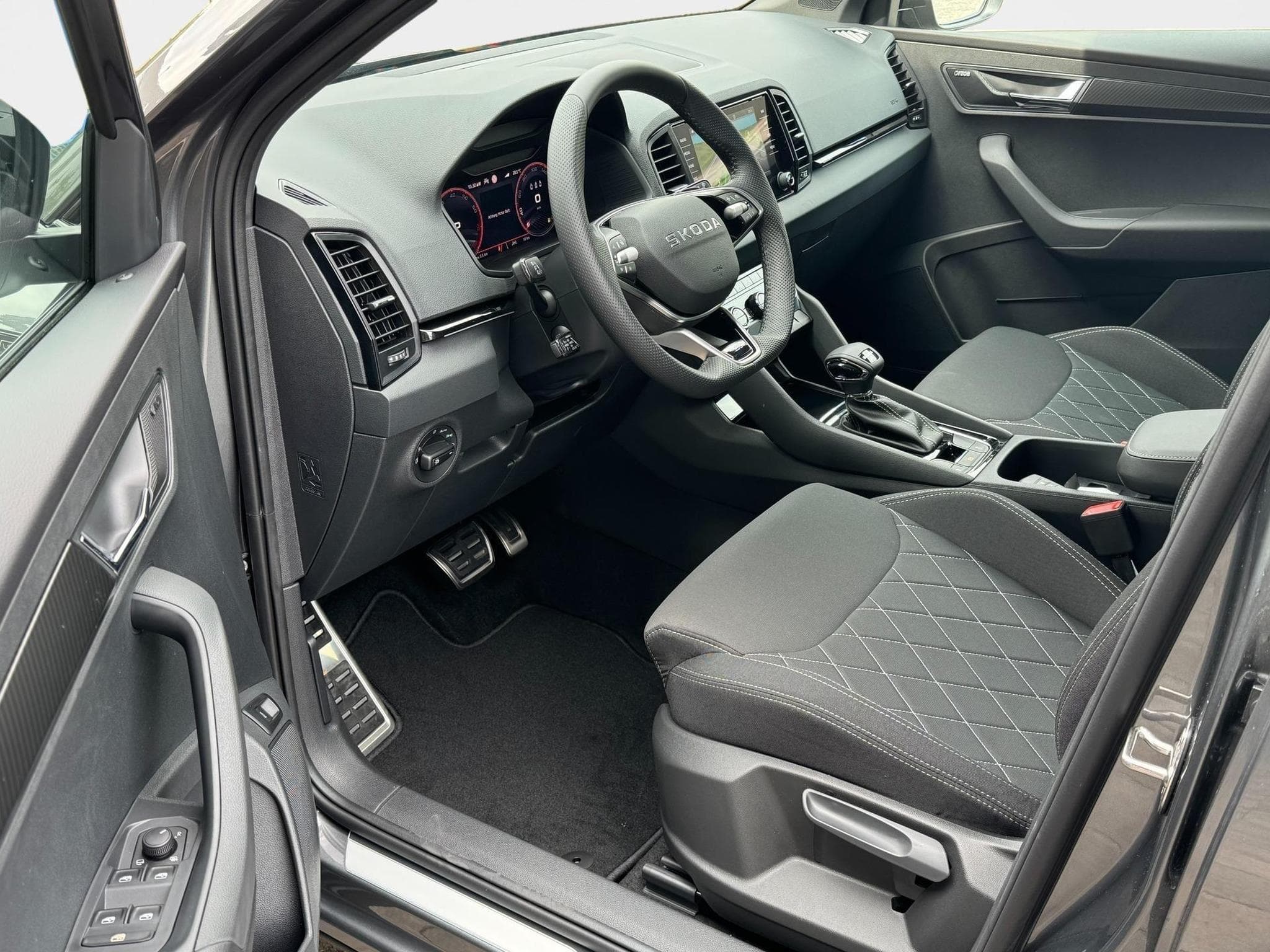 Skoda Karoq Sportline (2026) - Foto 10