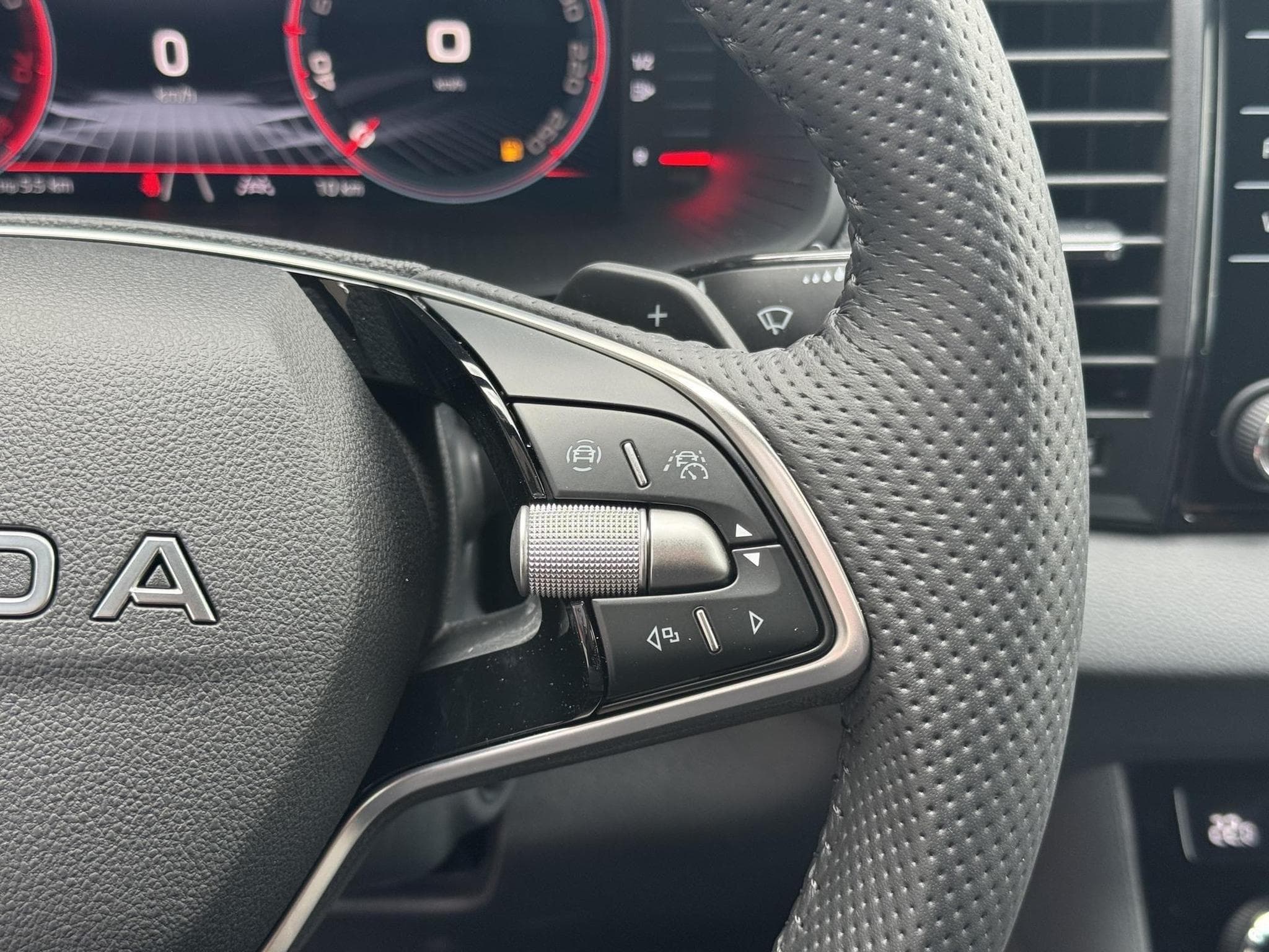 Skoda Karoq Sportline (2026) - Foto 13