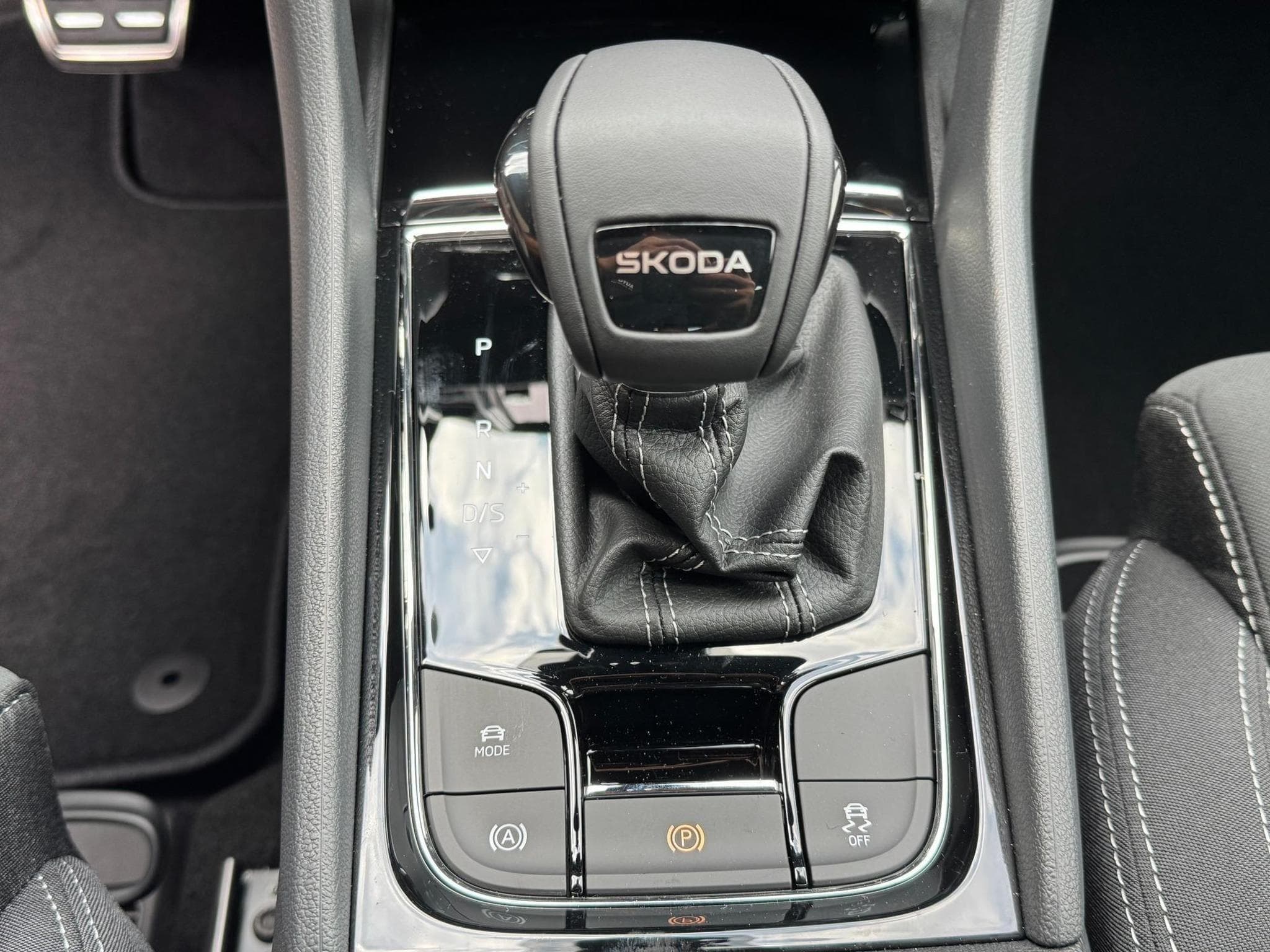 Skoda Karoq Sportline (2026) - Foto 16