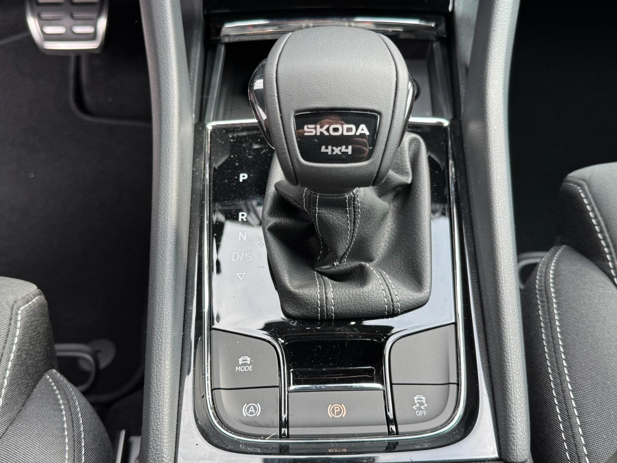 Skoda Karoq Sportline (2026) - Foto 15