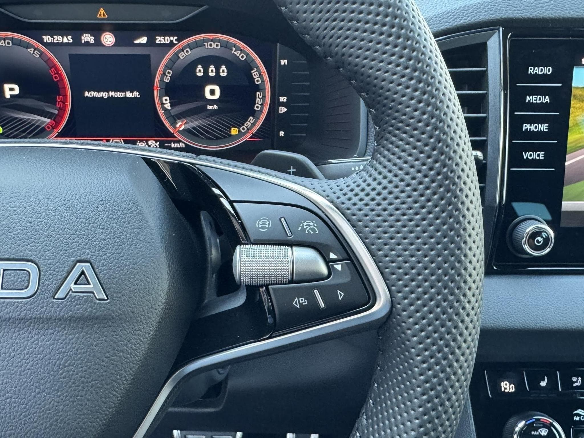 Skoda Karoq Sportline (2026) - Foto 14