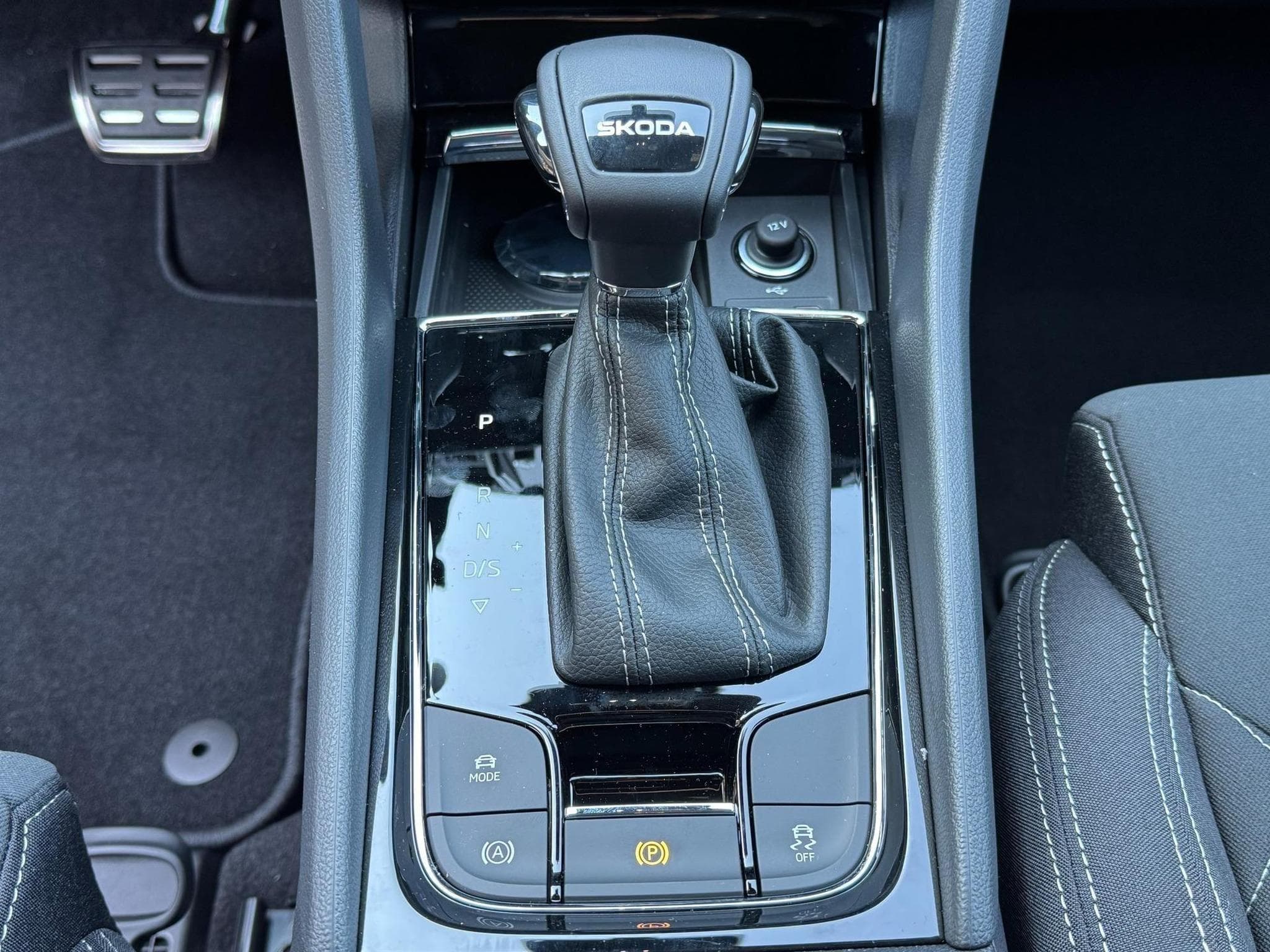 Skoda Karoq Sportline (2026) - Foto 16