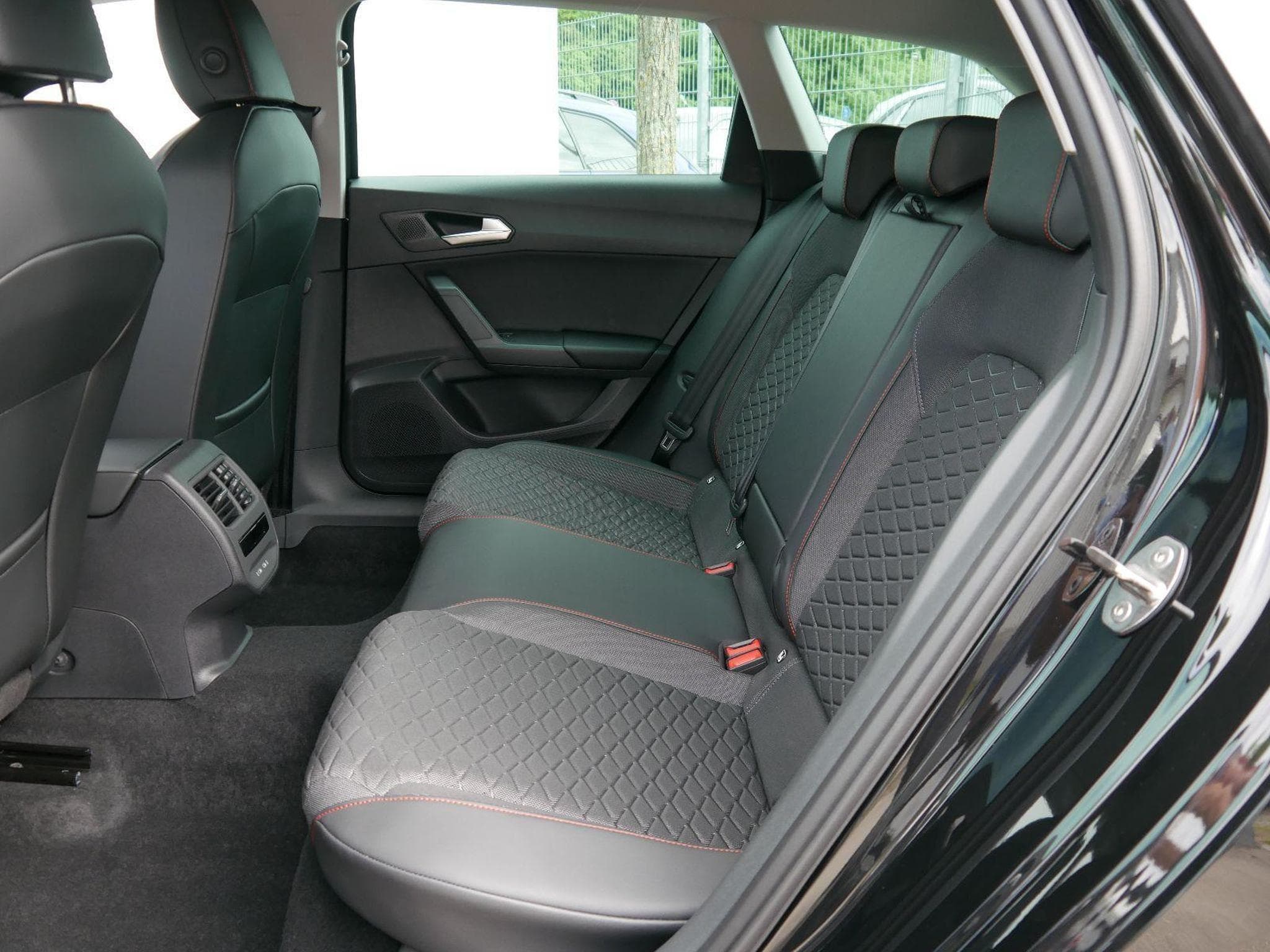 Seat Leon FR 1.5 eTSI (2025) - Photo 6