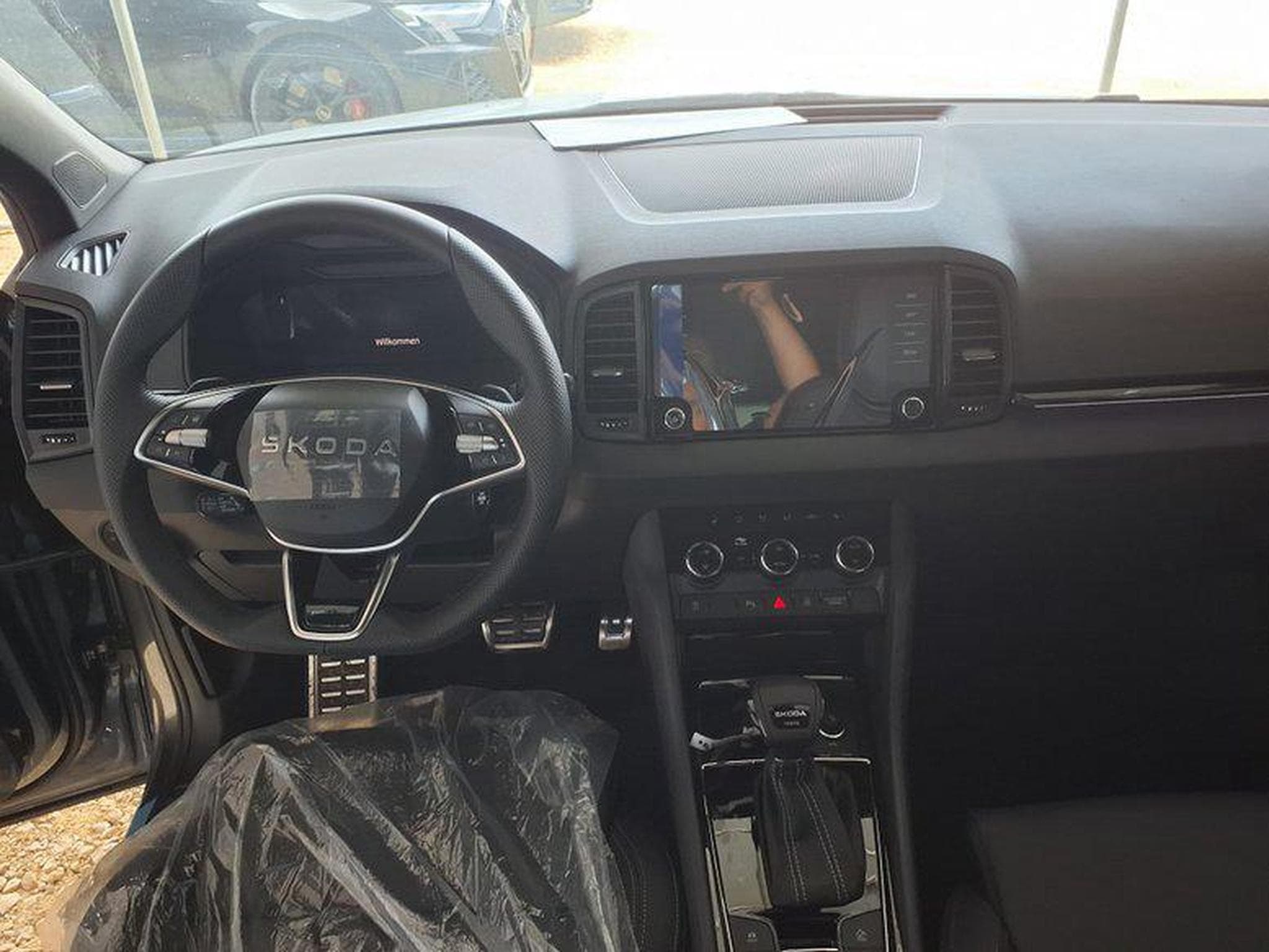 Skoda Karoq Sportline 2.0 TSI 7-Gang-DSG 4x4 (2026) - Foto 7