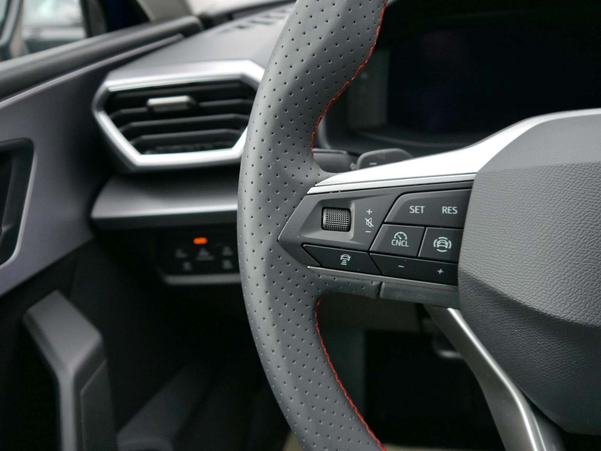 Seat Leon FR 1.5 eTSI (2026) - Photo 12