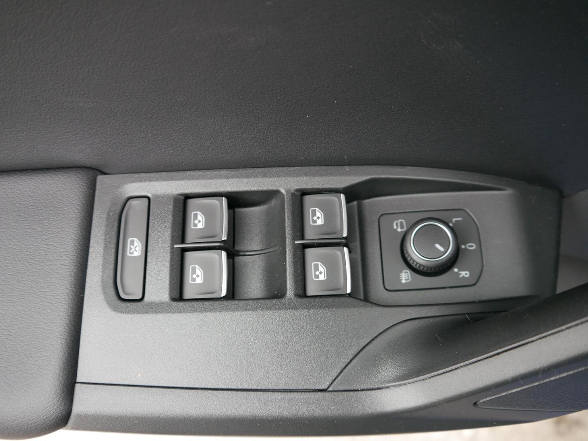 Seat Leon FR 1.5 eTSI (2026) - Photo 9