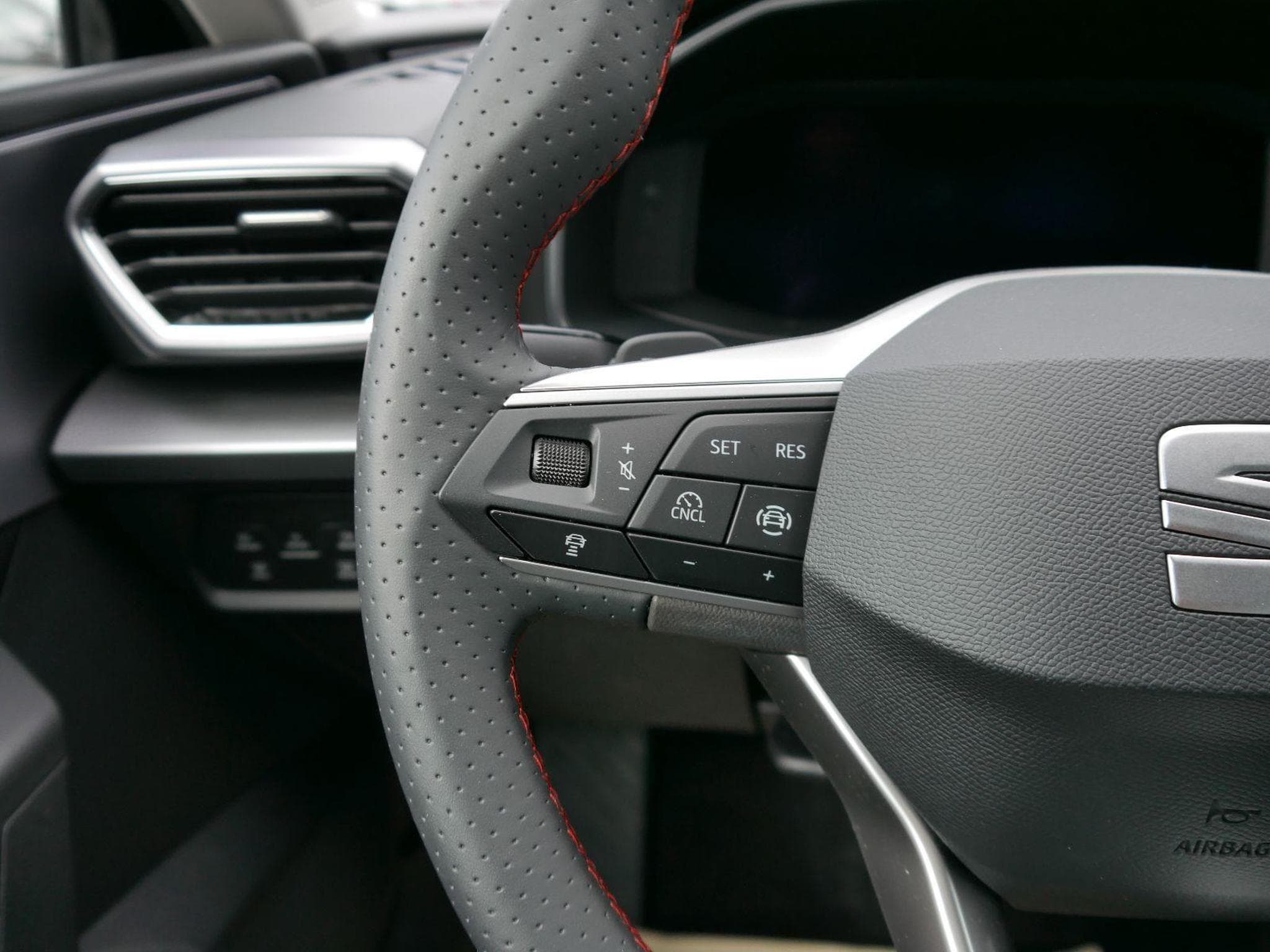 Seat Leon FR 1.5 eTSI (2025) - Foto 12
