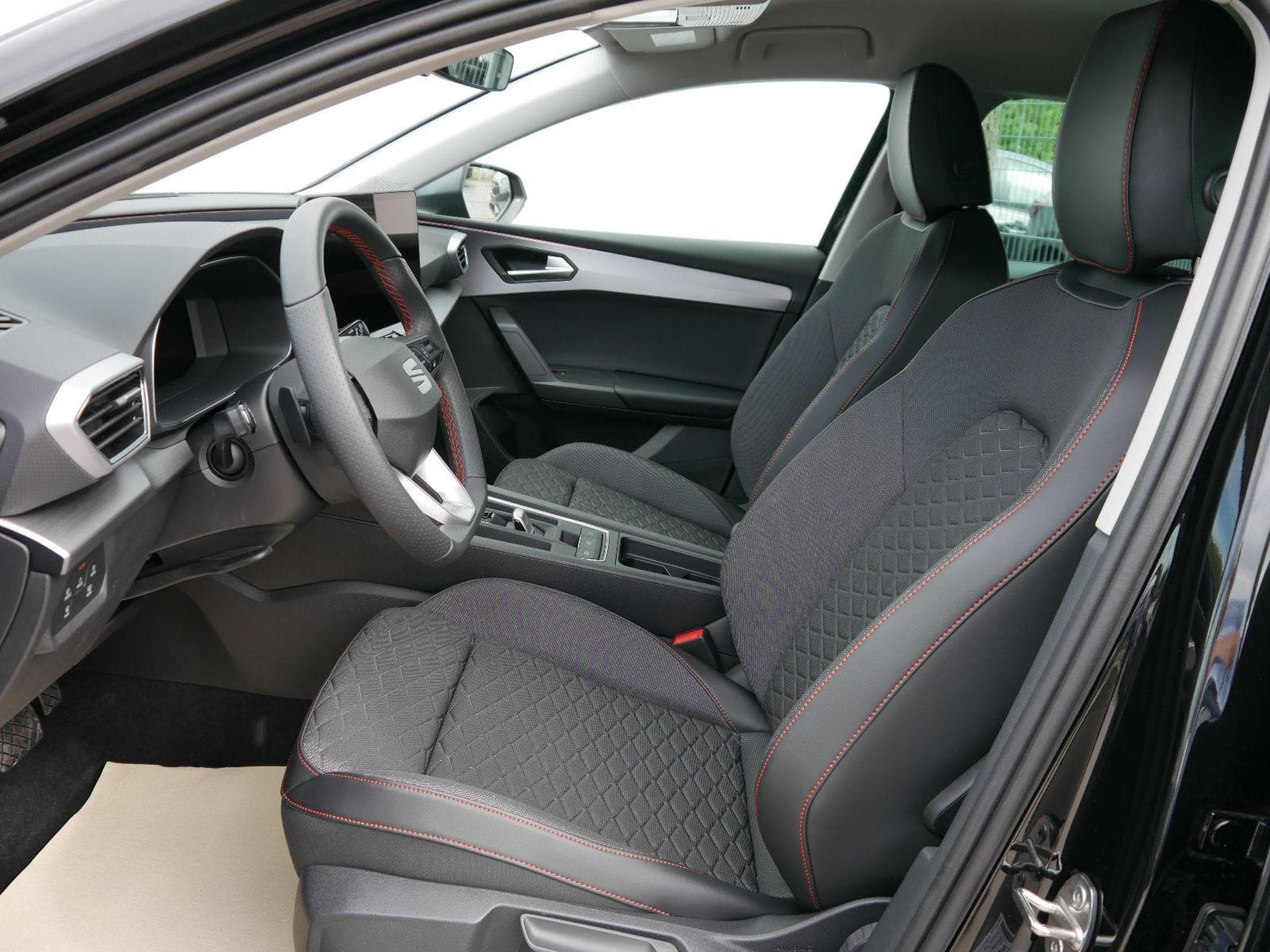 Seat Leon FR 1.5 eTSI (2025) - Foto 7