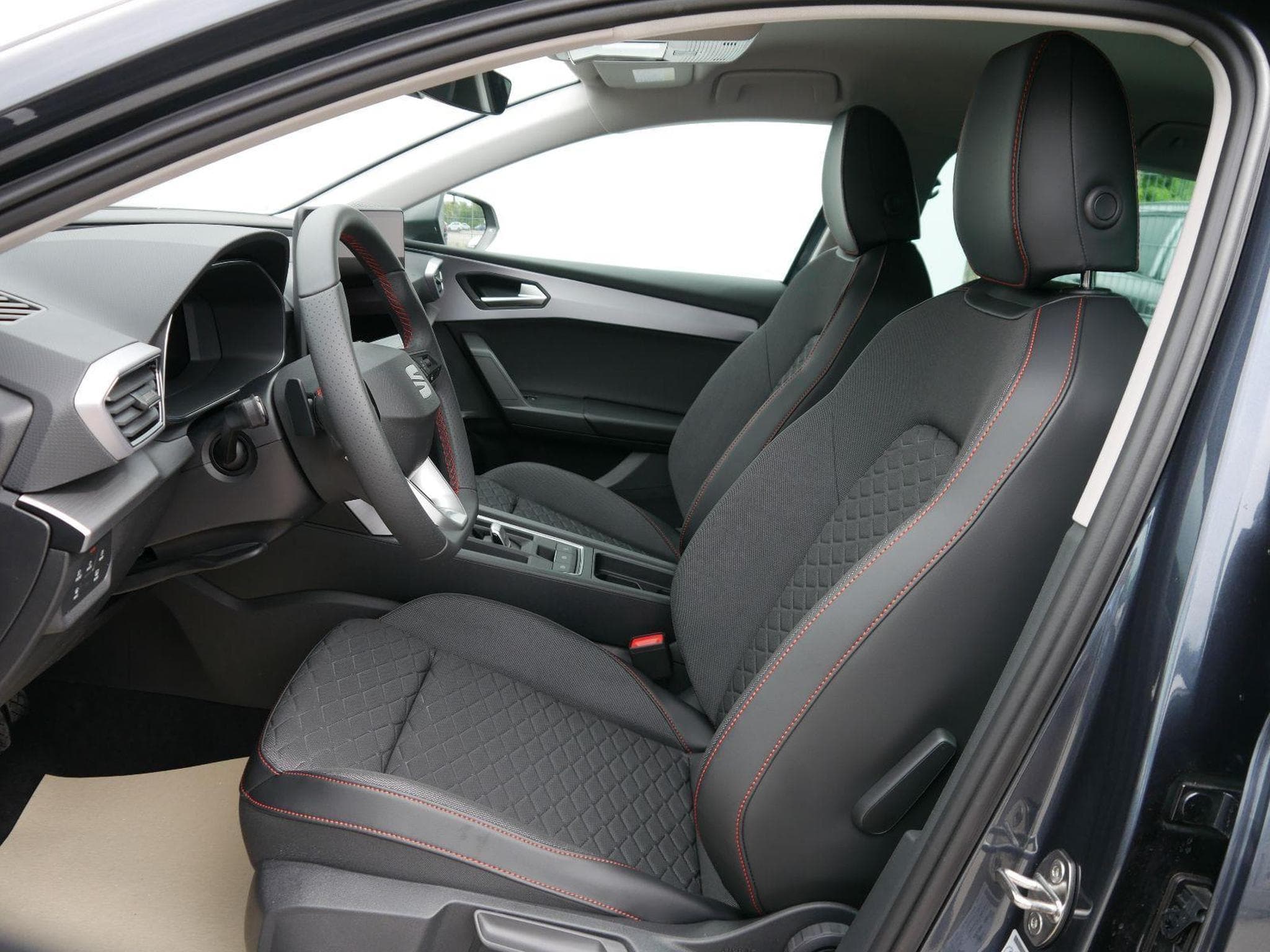 Seat Leon FR 2.0 TDI (2025) - Foto 8