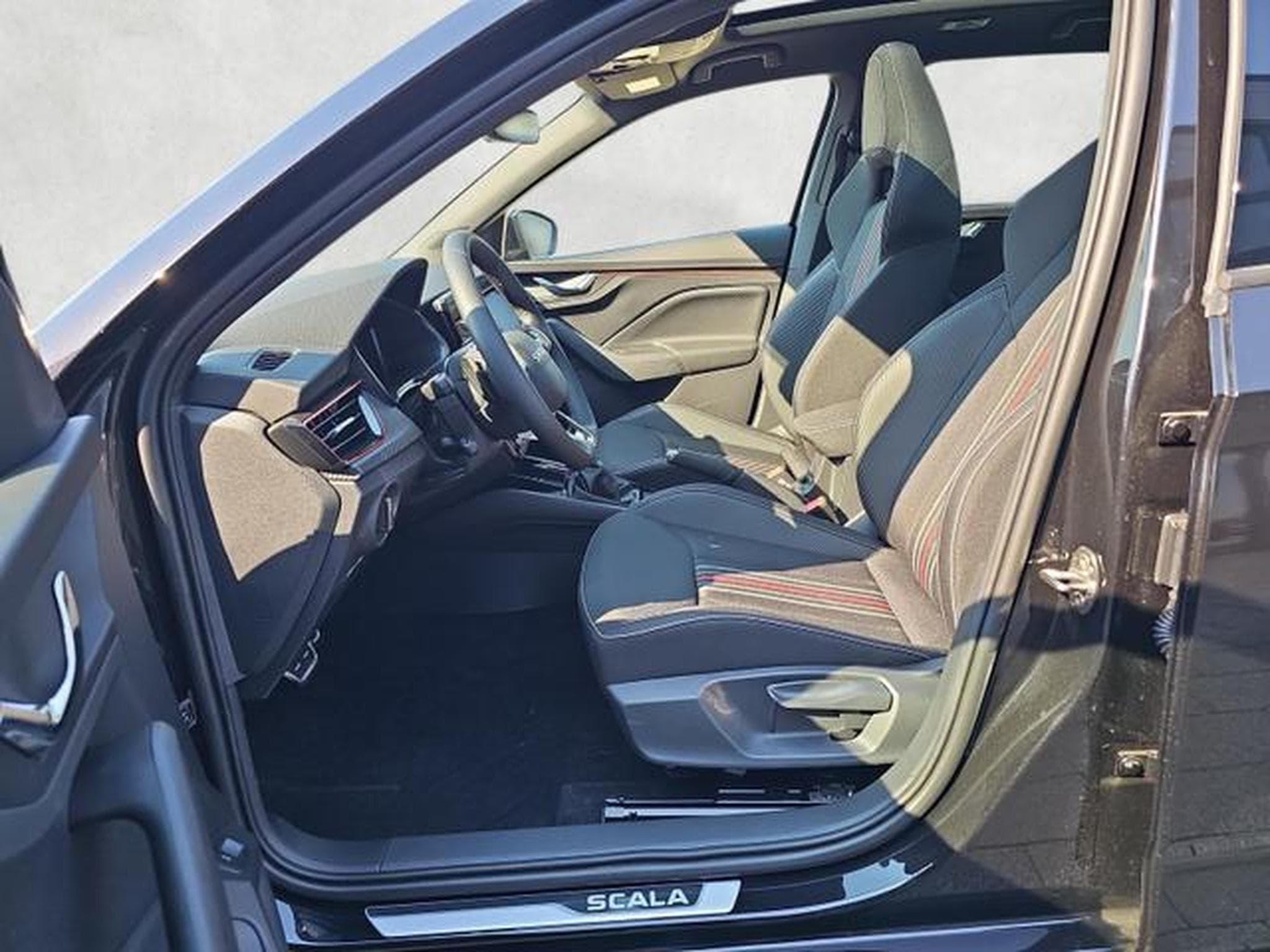 Skoda Scala Monte Carlo (2026) - Foto 9