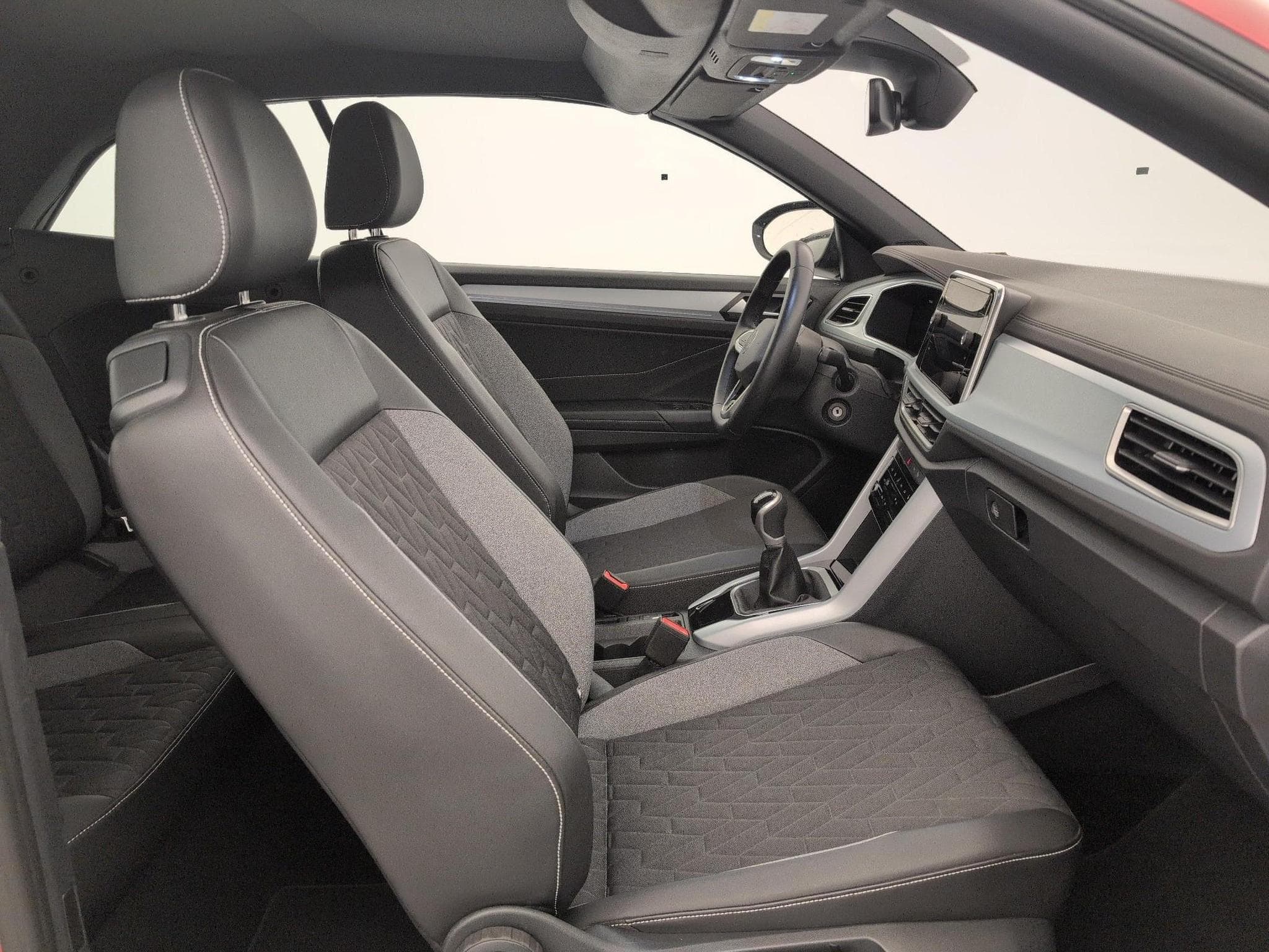 VW T-Roc Cabriolet Style (2025) - Photo 9