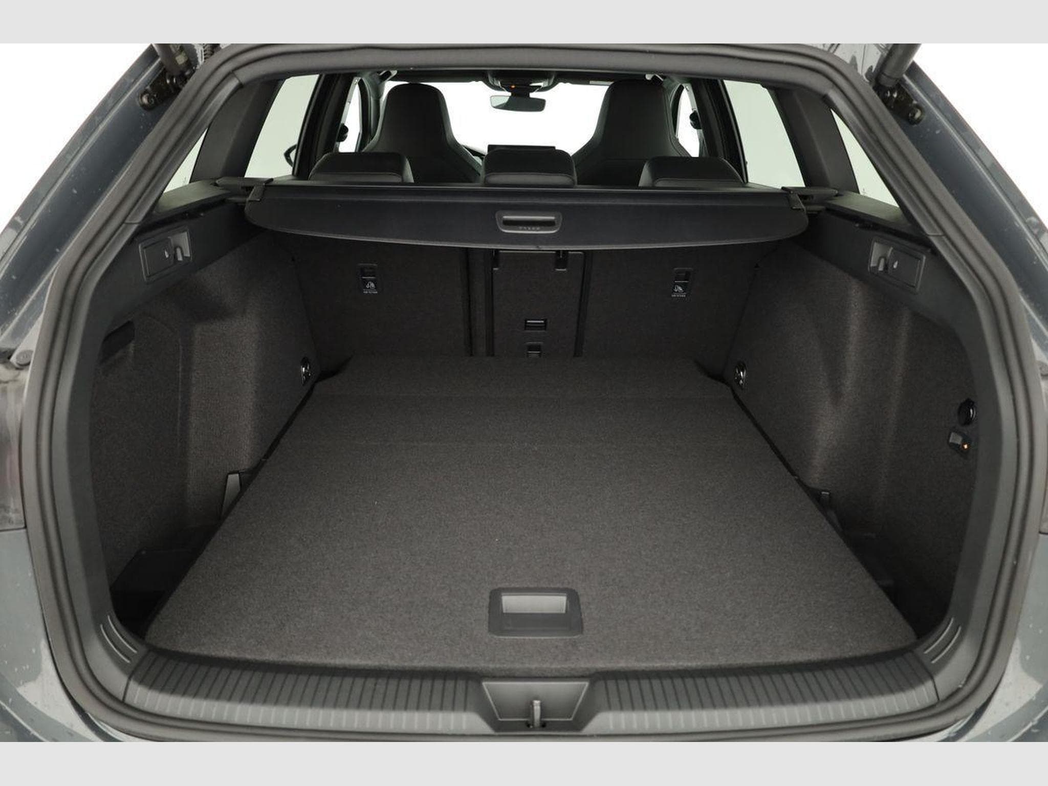 VW Golf Variant 2.0 TSI 150 kW 4Motion R-Line (2026) - Foto 11