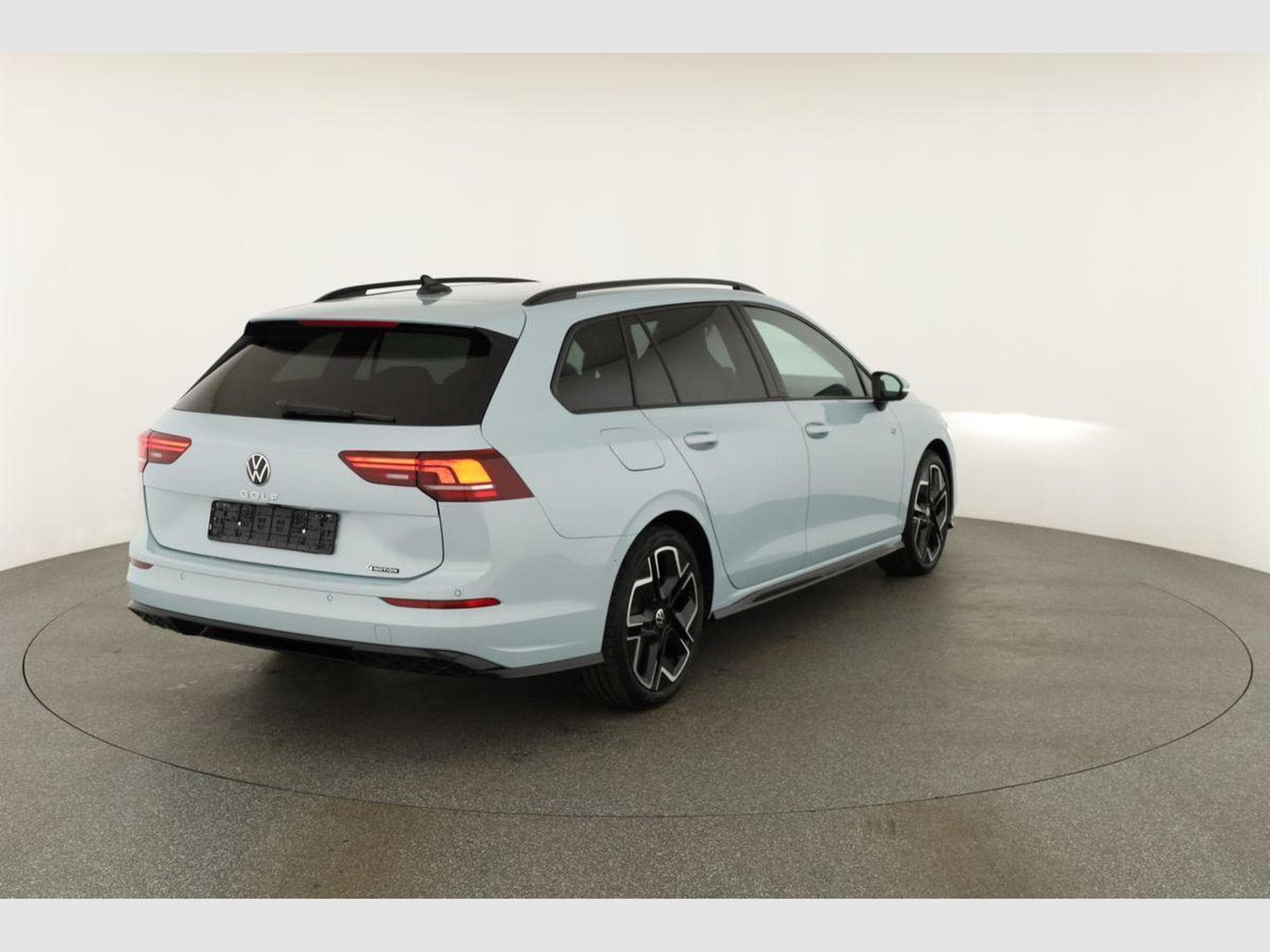 VW Golf Variant 2.0 TSI 150 kW 4Motion R-Line (2026) - Foto 18