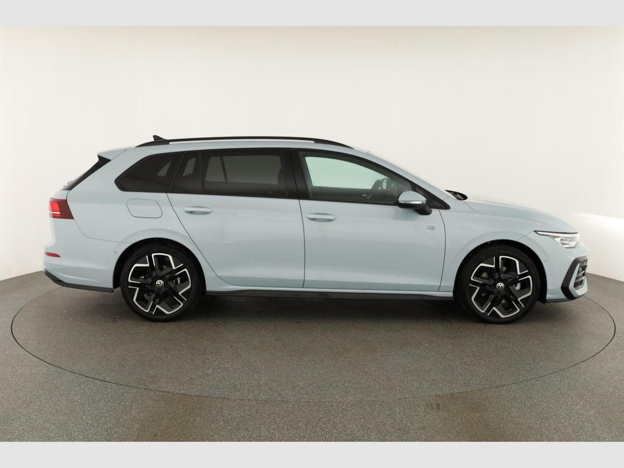 VW Golf Variant 2.0 TSI 150 kW 4Motion R-Line (2026) - Foto 22