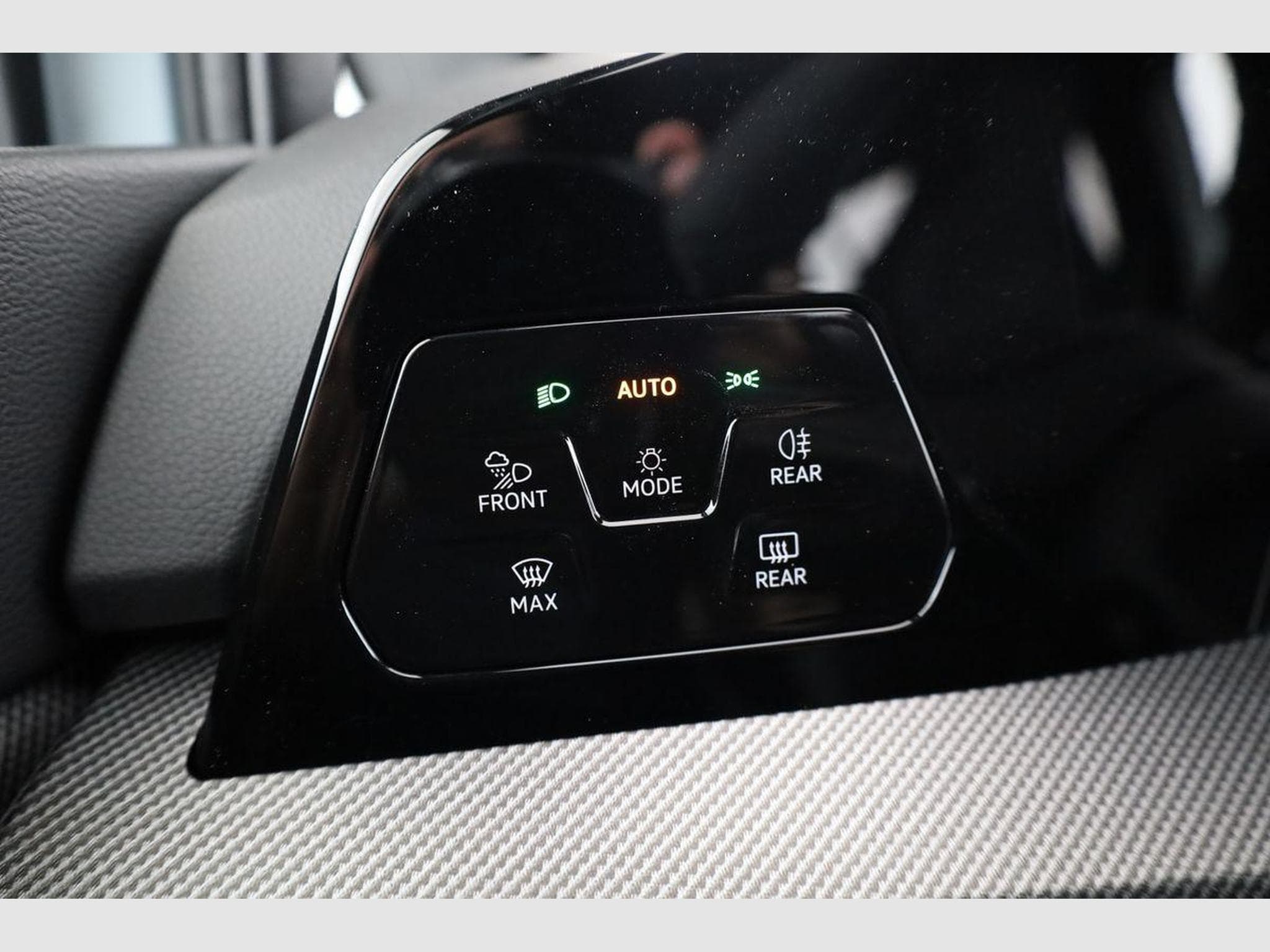 VW Golf Variant 2.0 TSI 150 kW 4Motion R-Line (2026) - Foto 8