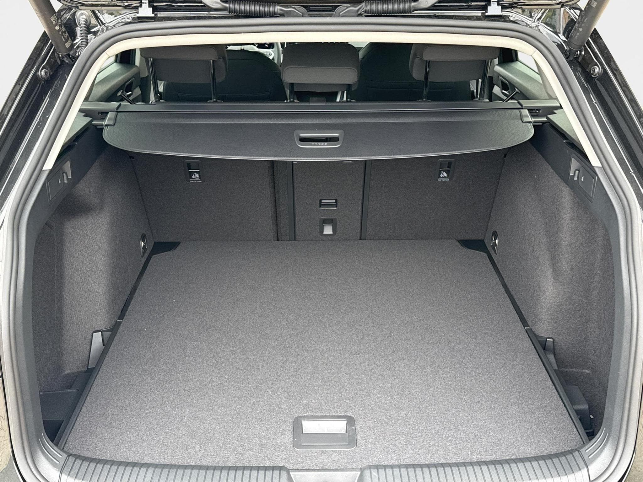 VW Golf Variant Prime (2026) - Photo 11