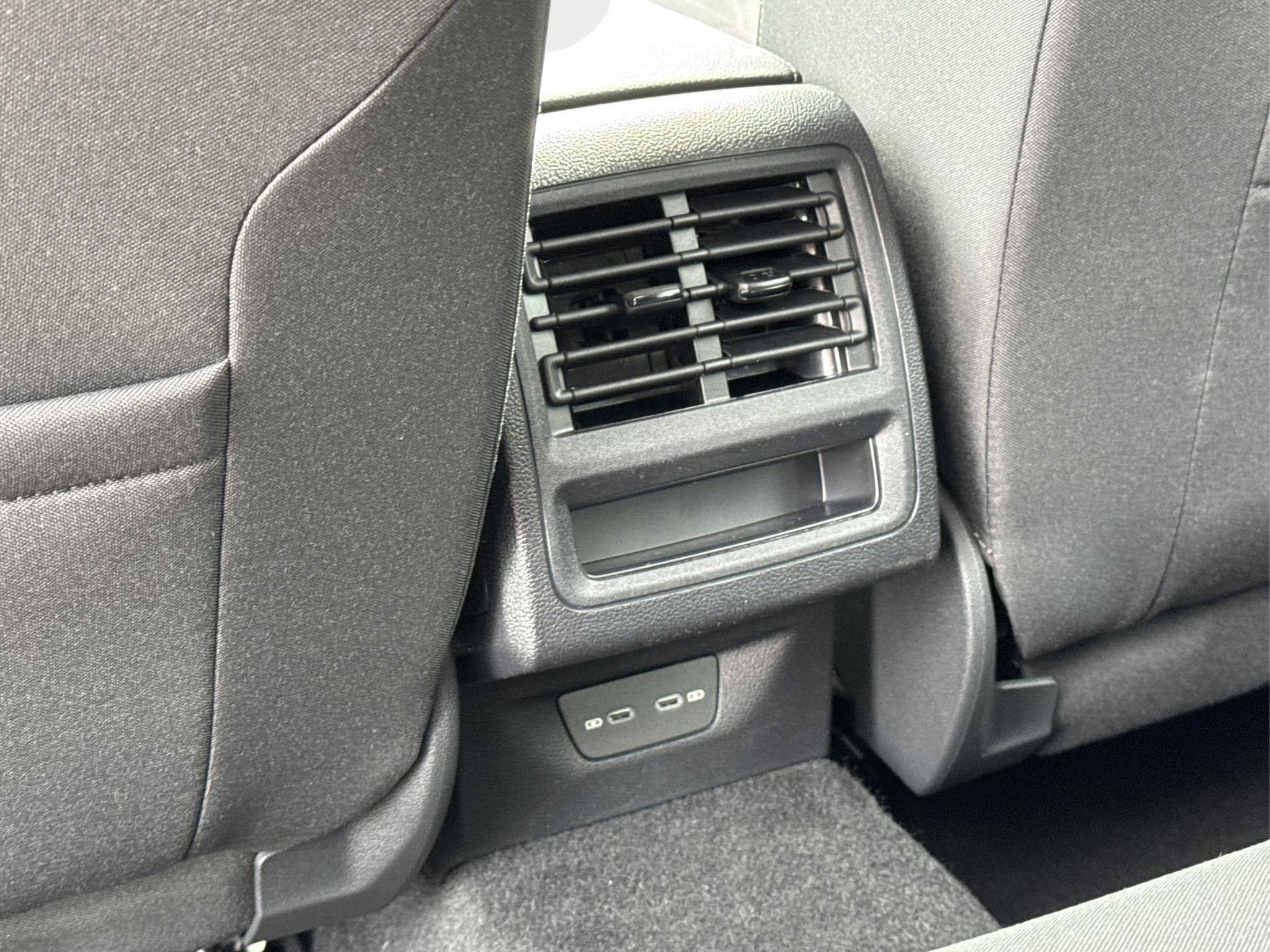 VW Golf Variant Prime (2026) - Photo 22