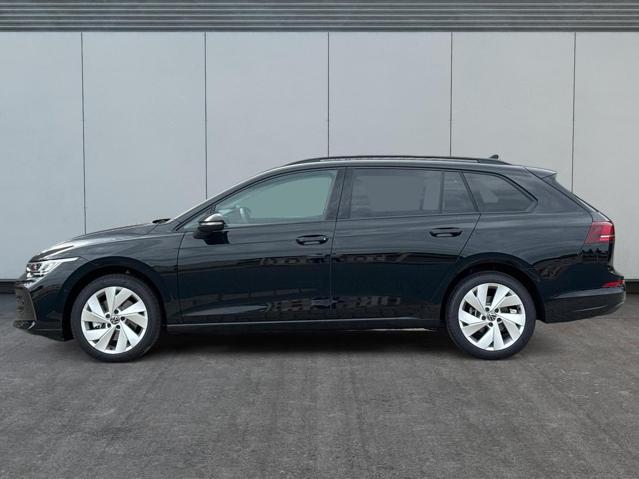 VW Golf Variant Prime (2026) - Photo 2