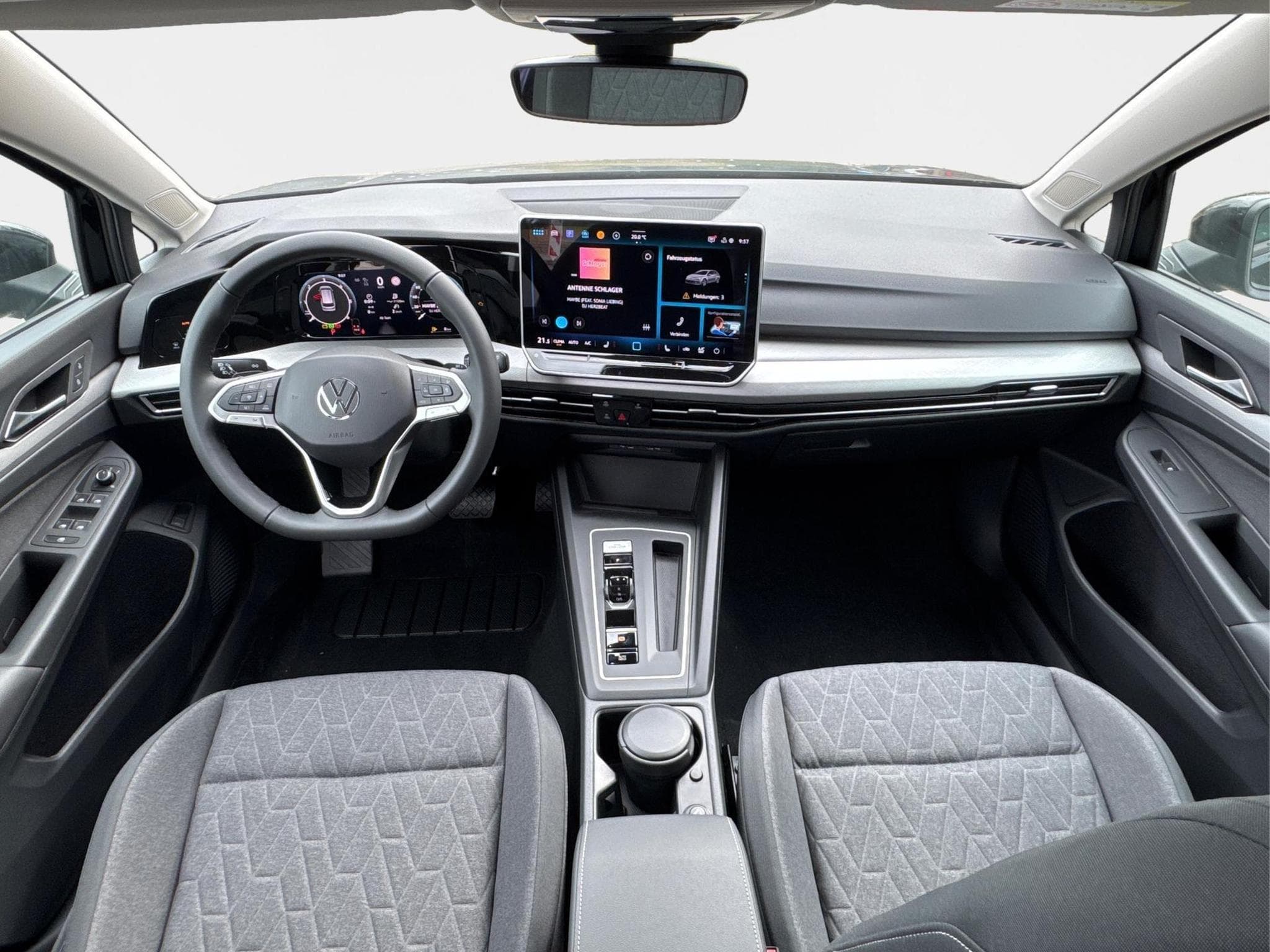 VW Golf Variant Prime (2026) - Photo 7