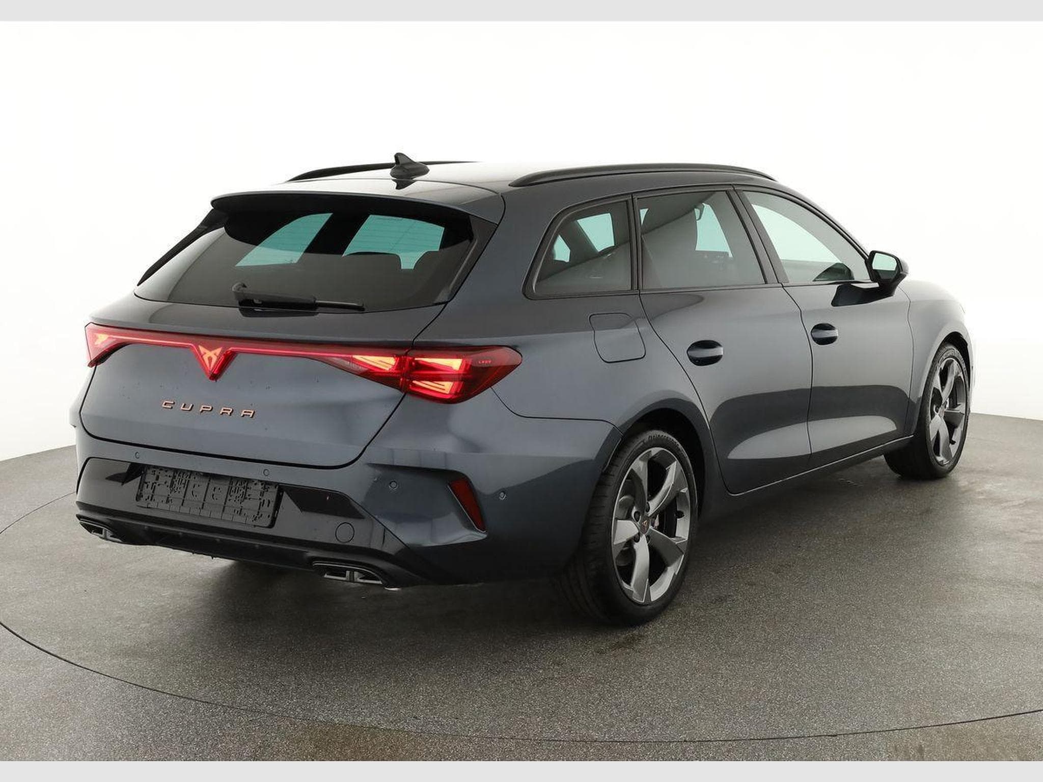 Seat Leon 2.0 TSI 150 kW 4Drive (2026) - Photo 2
