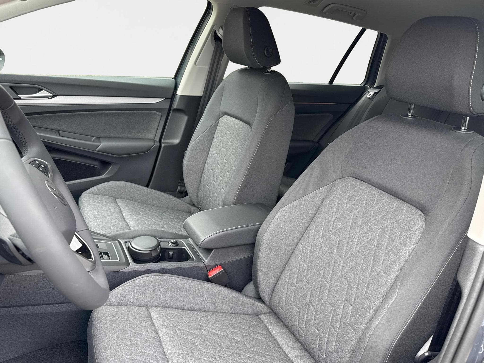VW Golf Variant Prime (2026) - Photo 18