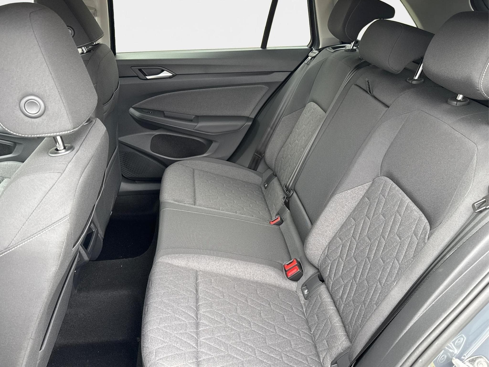 VW Golf Variant Prime (2026) - Photo 19