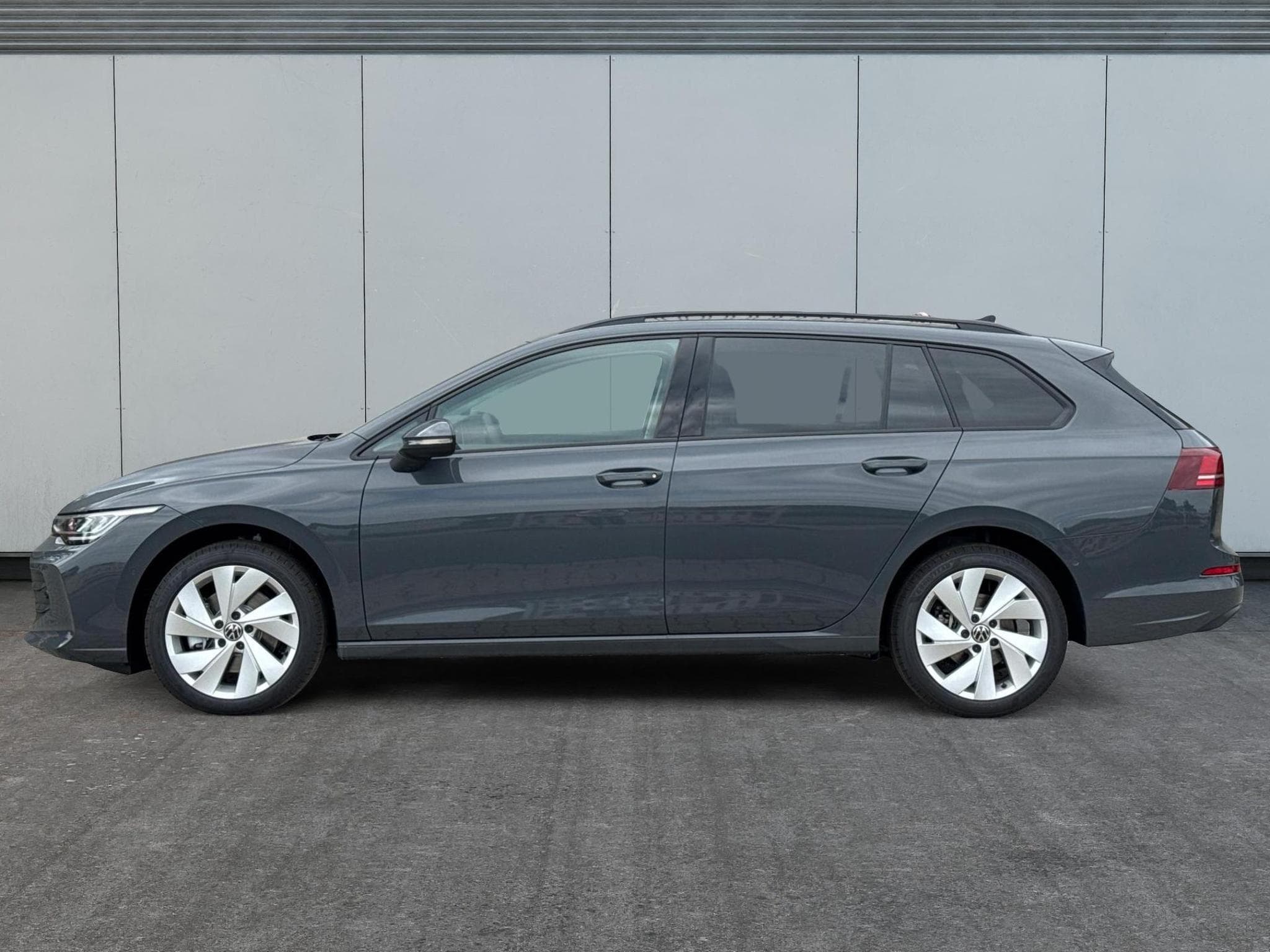 VW Golf Variant Prime (2026) - Photo 2