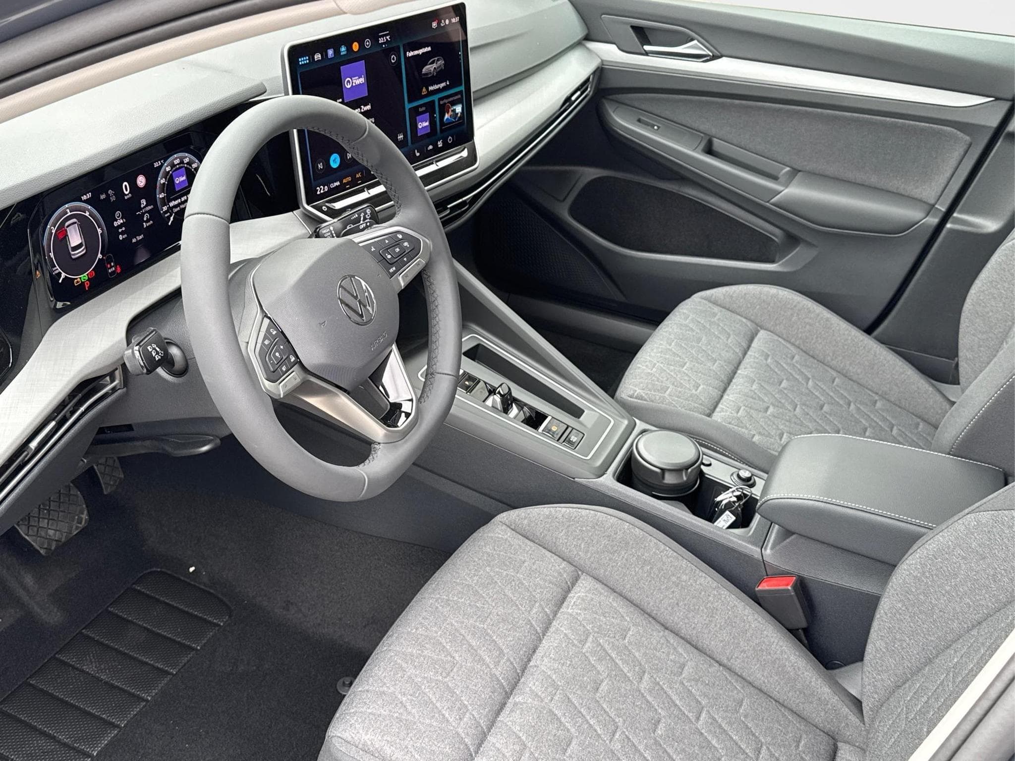 VW Golf Variant Prime (2026) - Photo 9
