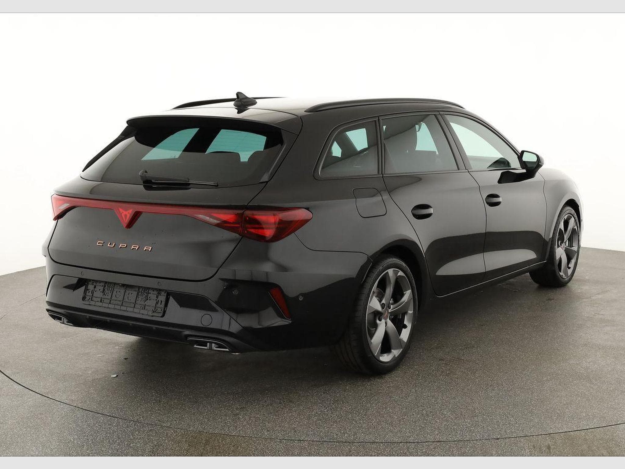 Seat Leon 2.0 TSI 150 kW 4Drive (2026) - Photo 2