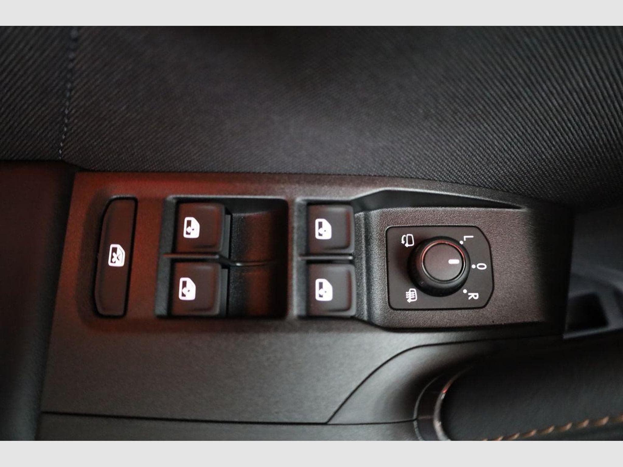 Seat Leon 2.0 TSI 150 kW 4Drive (2026) - Photo 7