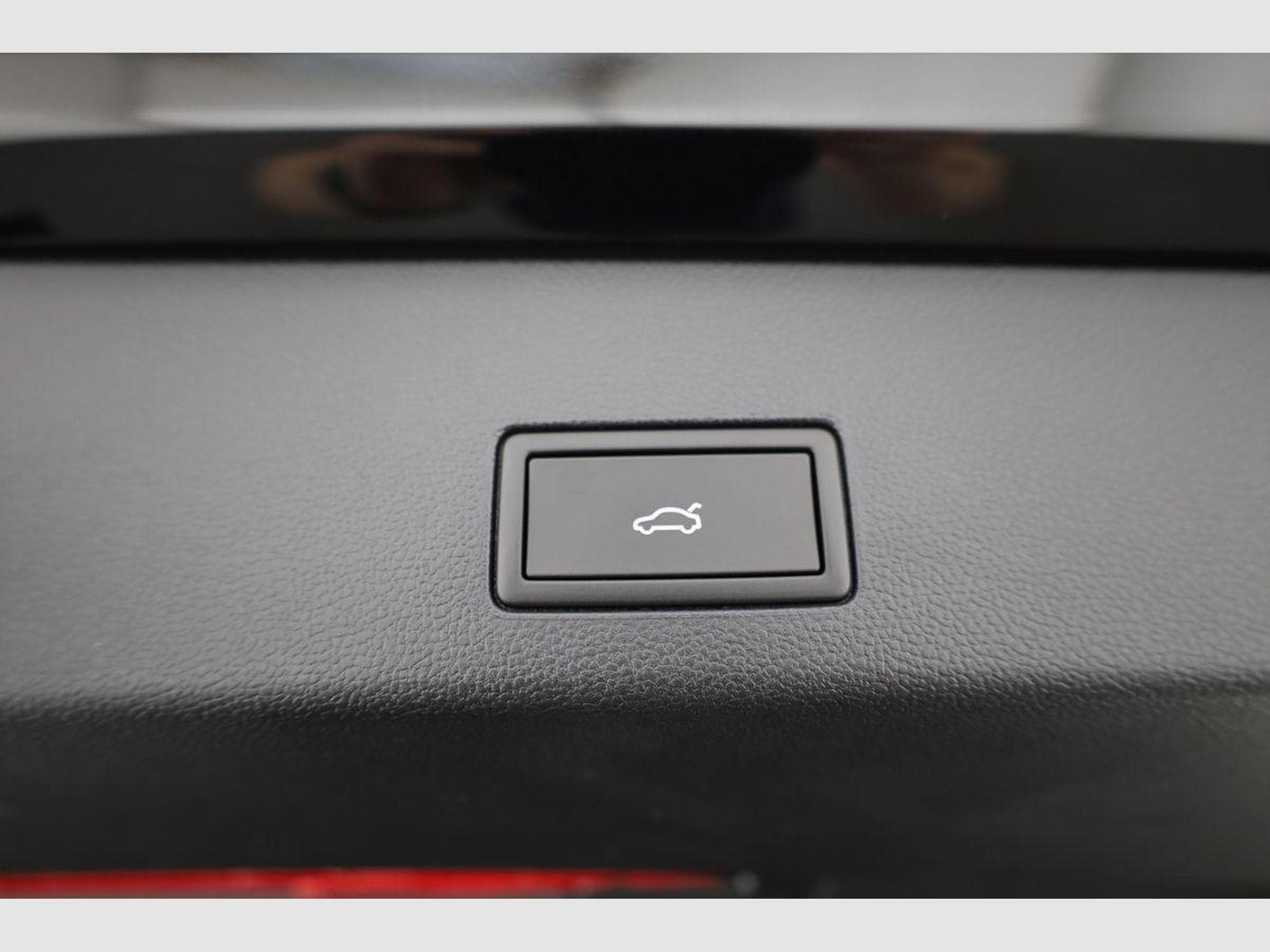 VW Golf Variant 1.5 eTSI 110 kW Life (2026) - Photo 12