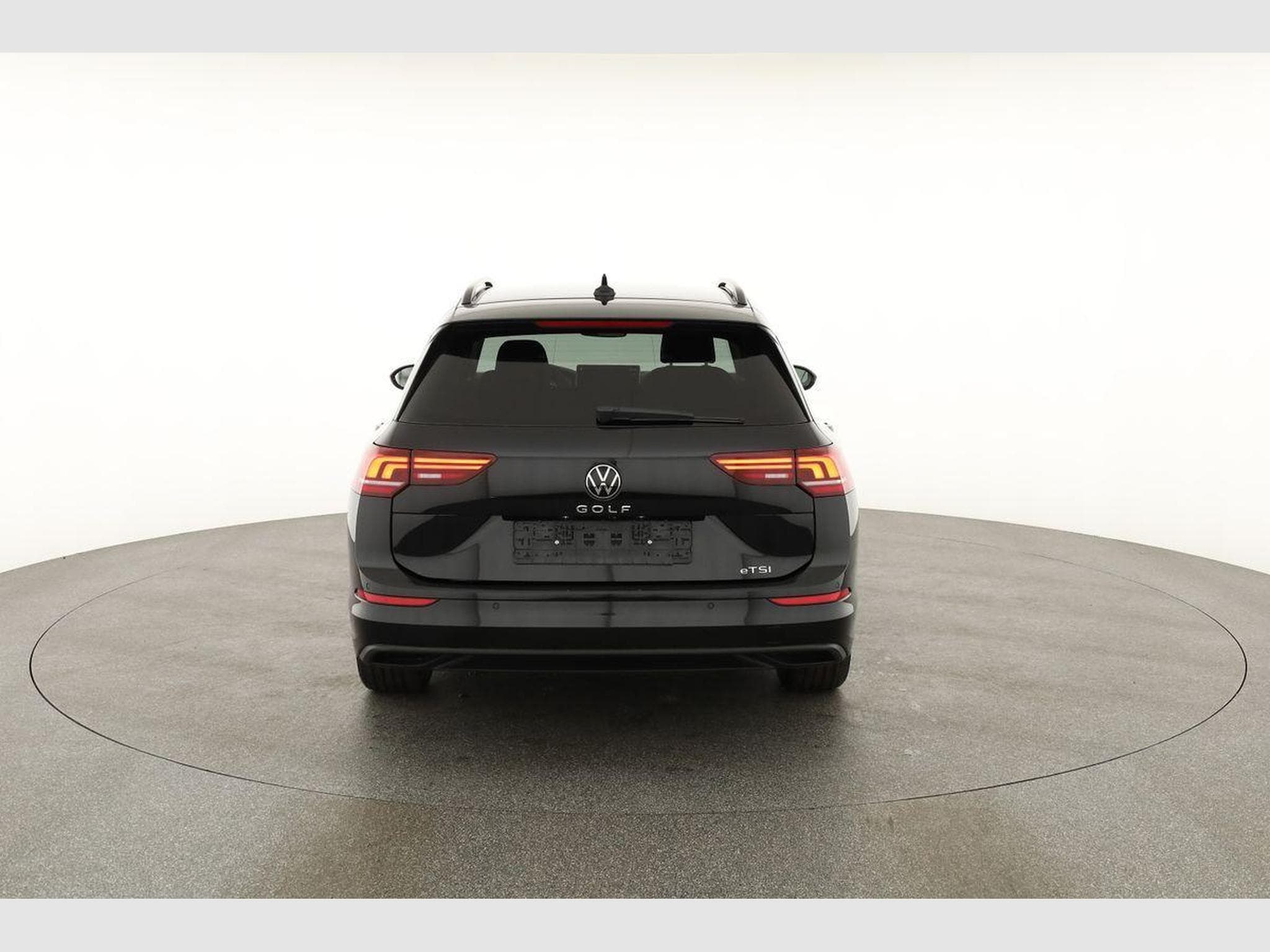 VW Golf Variant 1.5 eTSI 110 kW Life (2026) - Photo 14