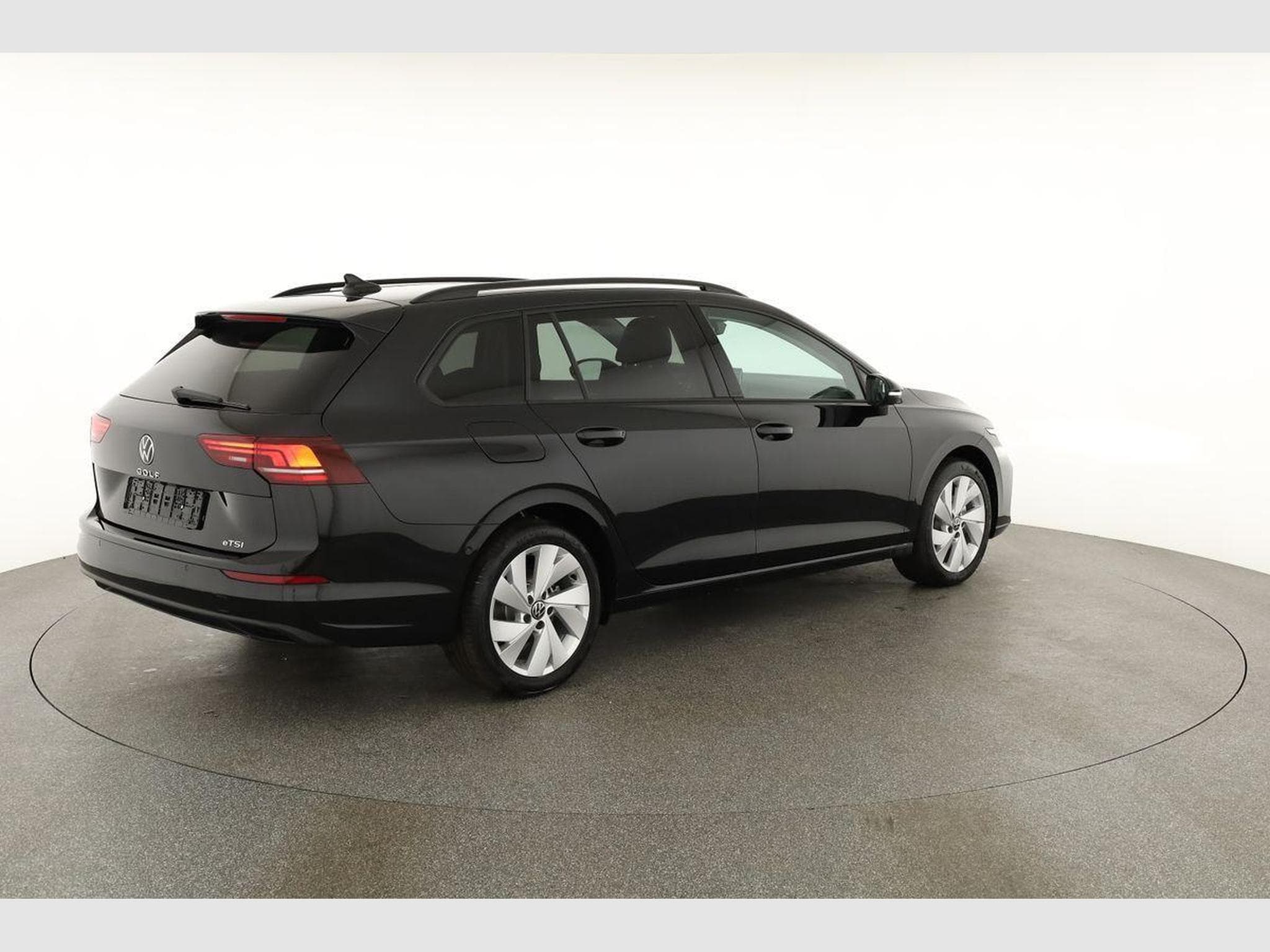 VW Golf Variant 1.5 eTSI 110 kW Life (2026) - Photo 17