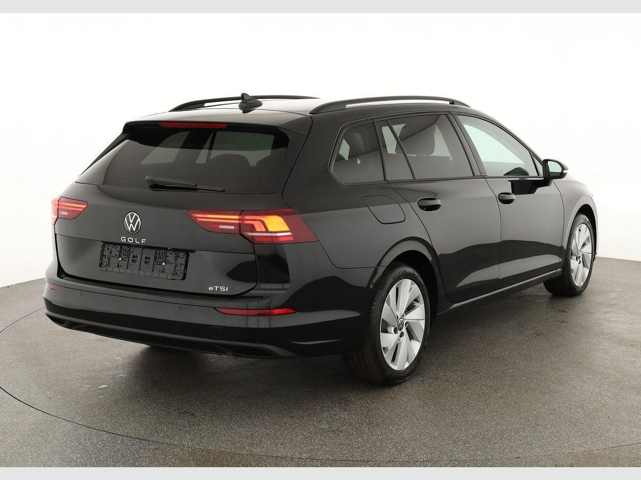 VW Golf Variant 1.5 eTSI 110 kW Life (2026) - Photo 2