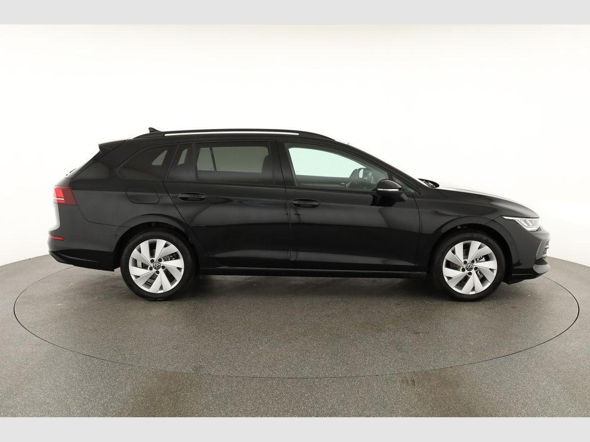 VW Golf Variant 1.5 eTSI 110 kW Life (2026) - Photo 20