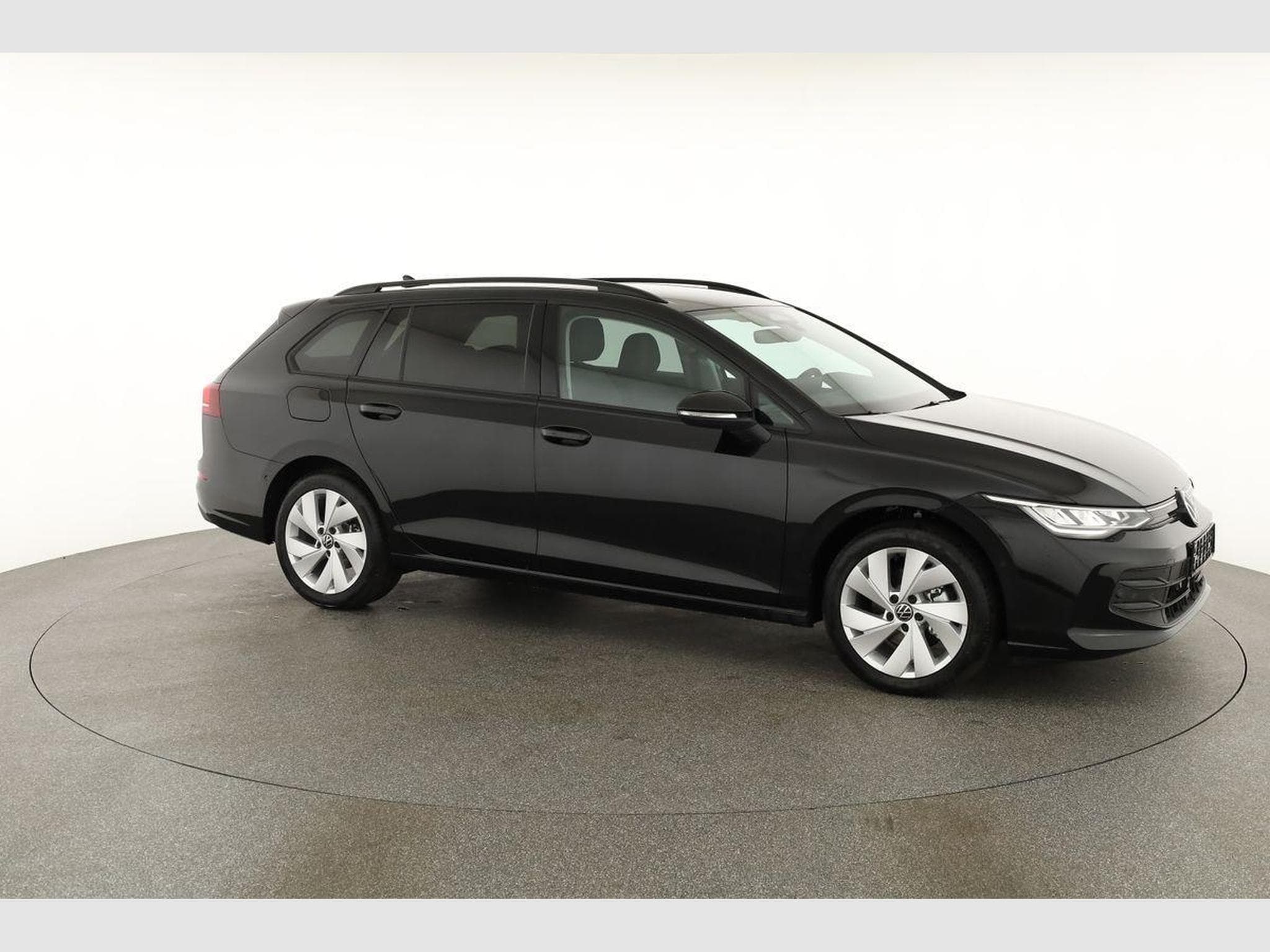 VW Golf Variant 1.5 eTSI 110 kW Life (2026) - Photo 22