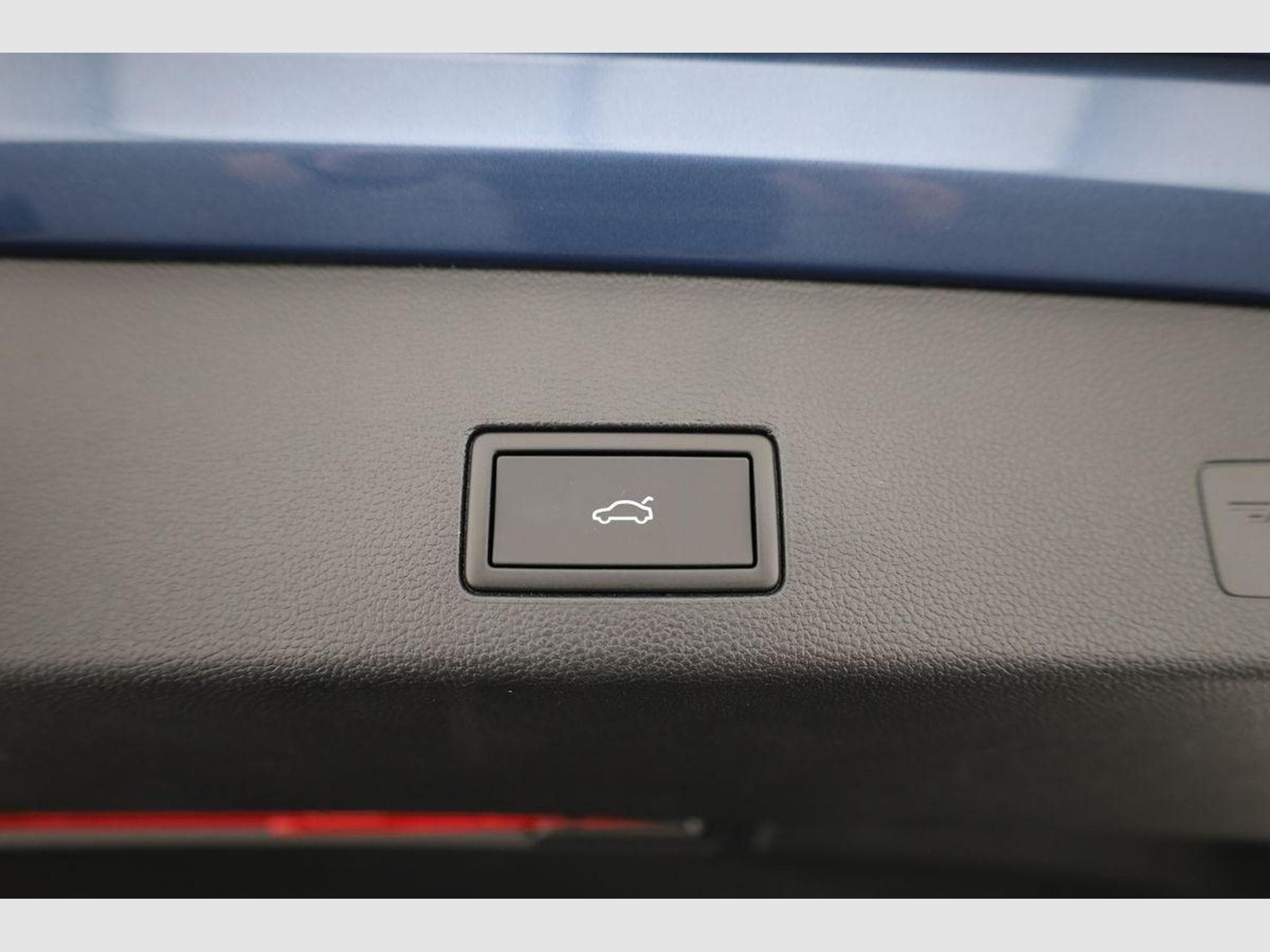 VW Golf Variant 1.5 eTSI 110 kW Life (2026) - Photo 12