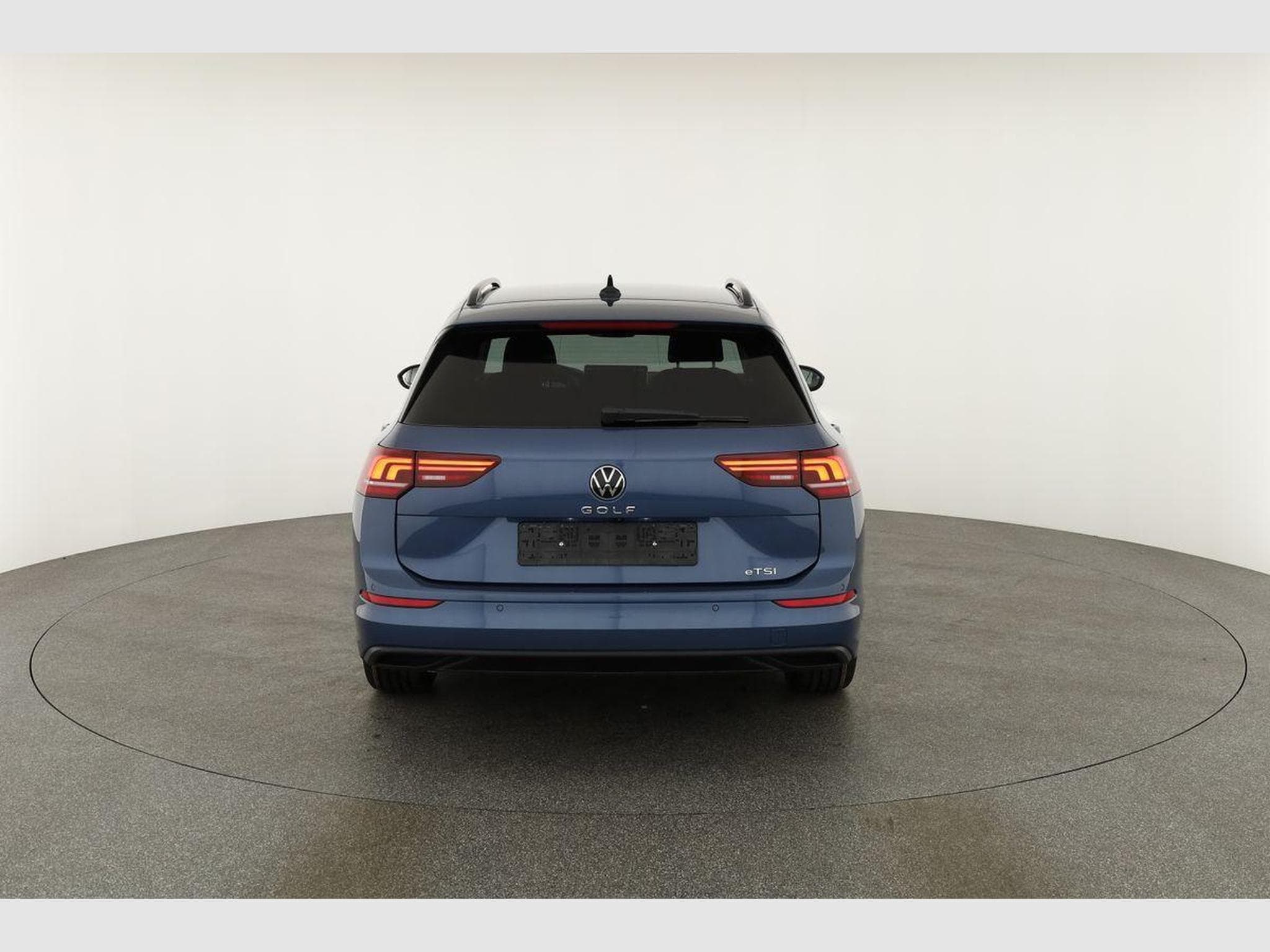 VW Golf Variant 1.5 eTSI 110 kW Life (2026) - Photo 14